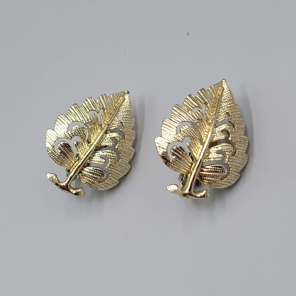 Vintage Aspen Leaf Clip on Earrings Light Gold tone 1"