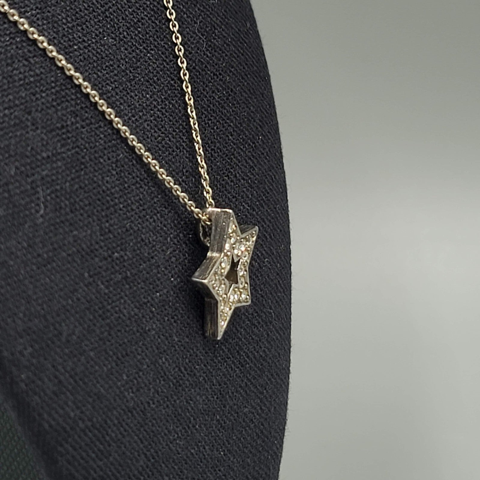 Star Pendant Necklace Rhinestone 18 Inch Silver tone