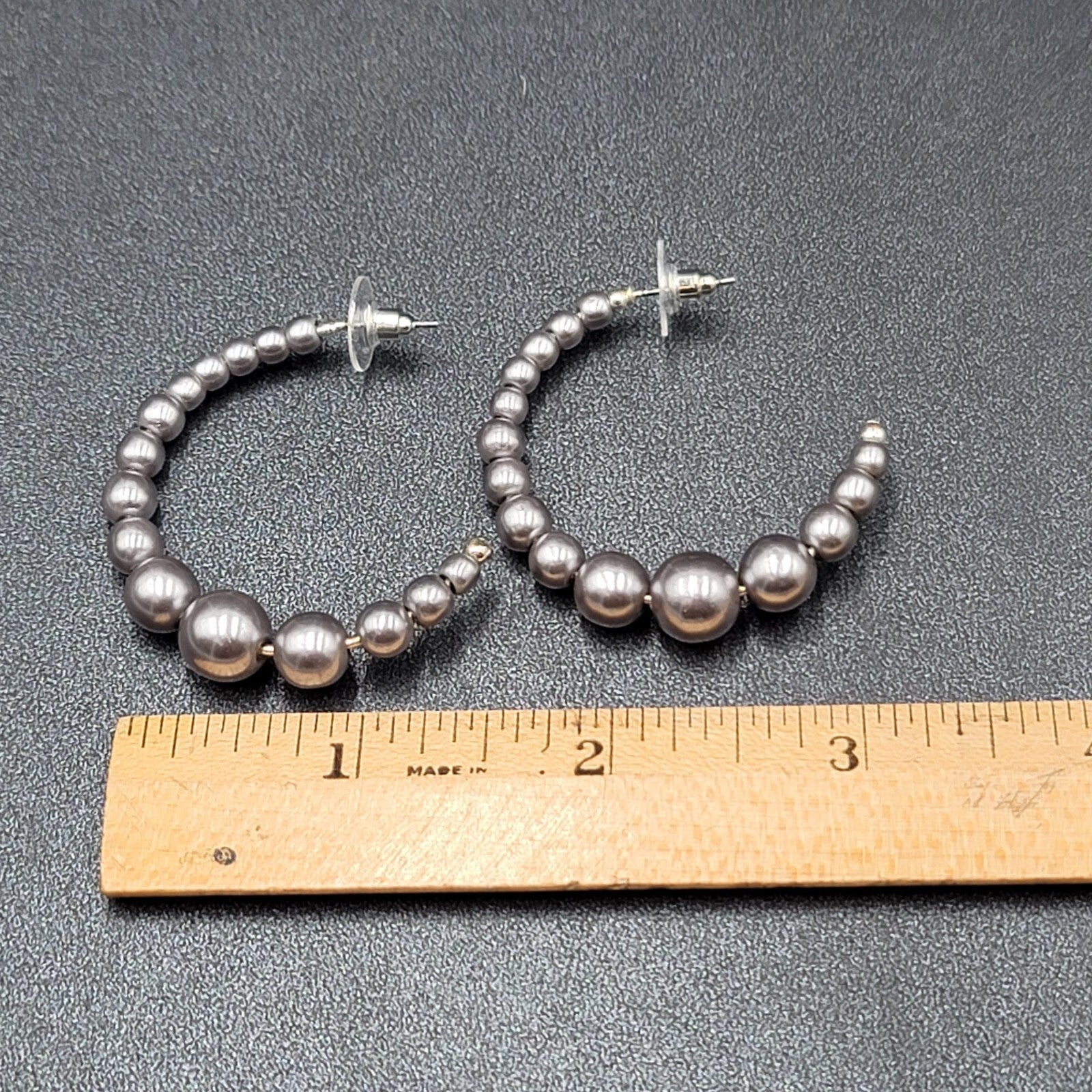 Pierced Earrings Graduated Imitation Gray Pearl Beads Hoops 1.75"