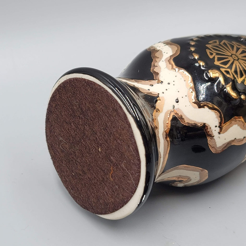 Jim Beam Paperweight Di Monte Royal 1980 C Miller Black Gold White 8 in tall