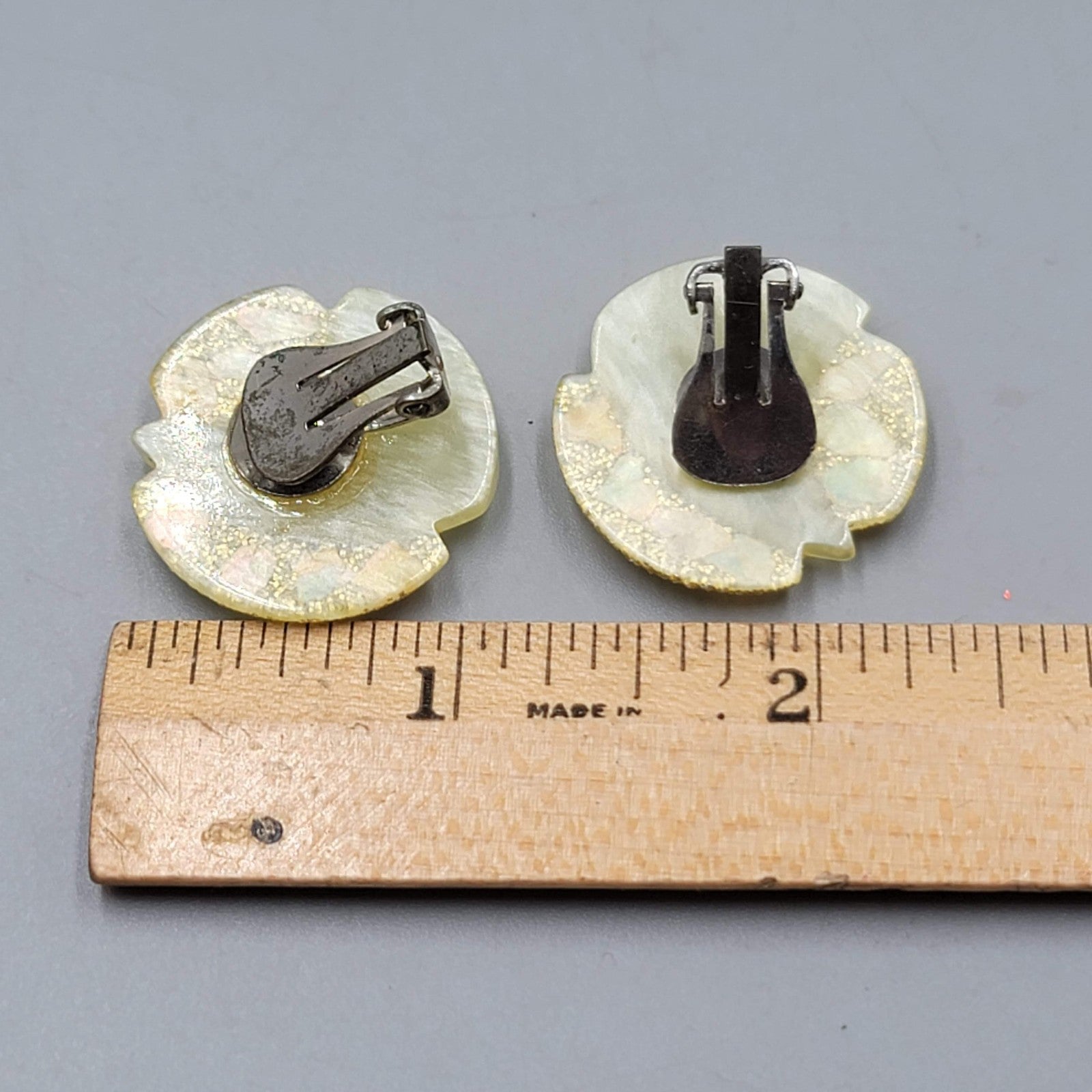 Vintage Pale Yellow Acrylic Clip on Earrings Glitter Round Drop 1 in