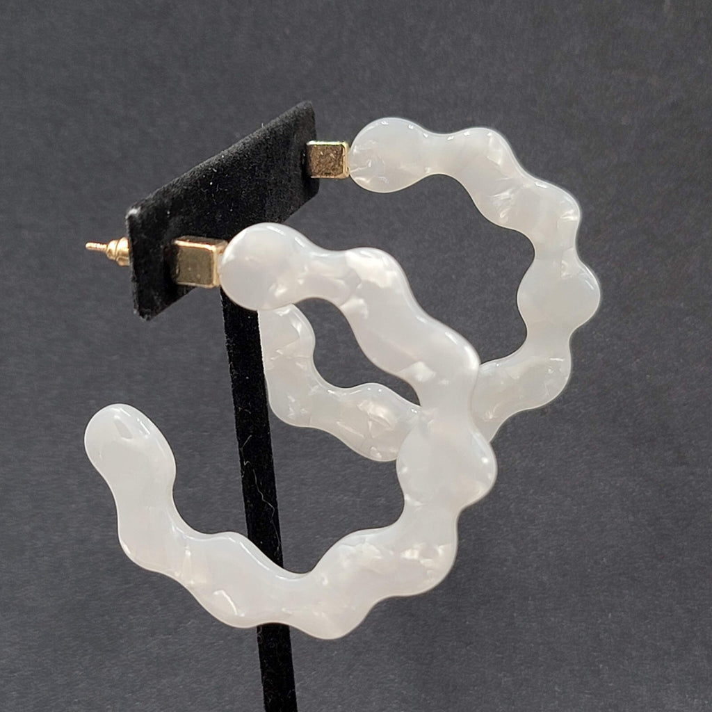 Pierced Earrings Pearloid White Resin Wavy Hoops 2"