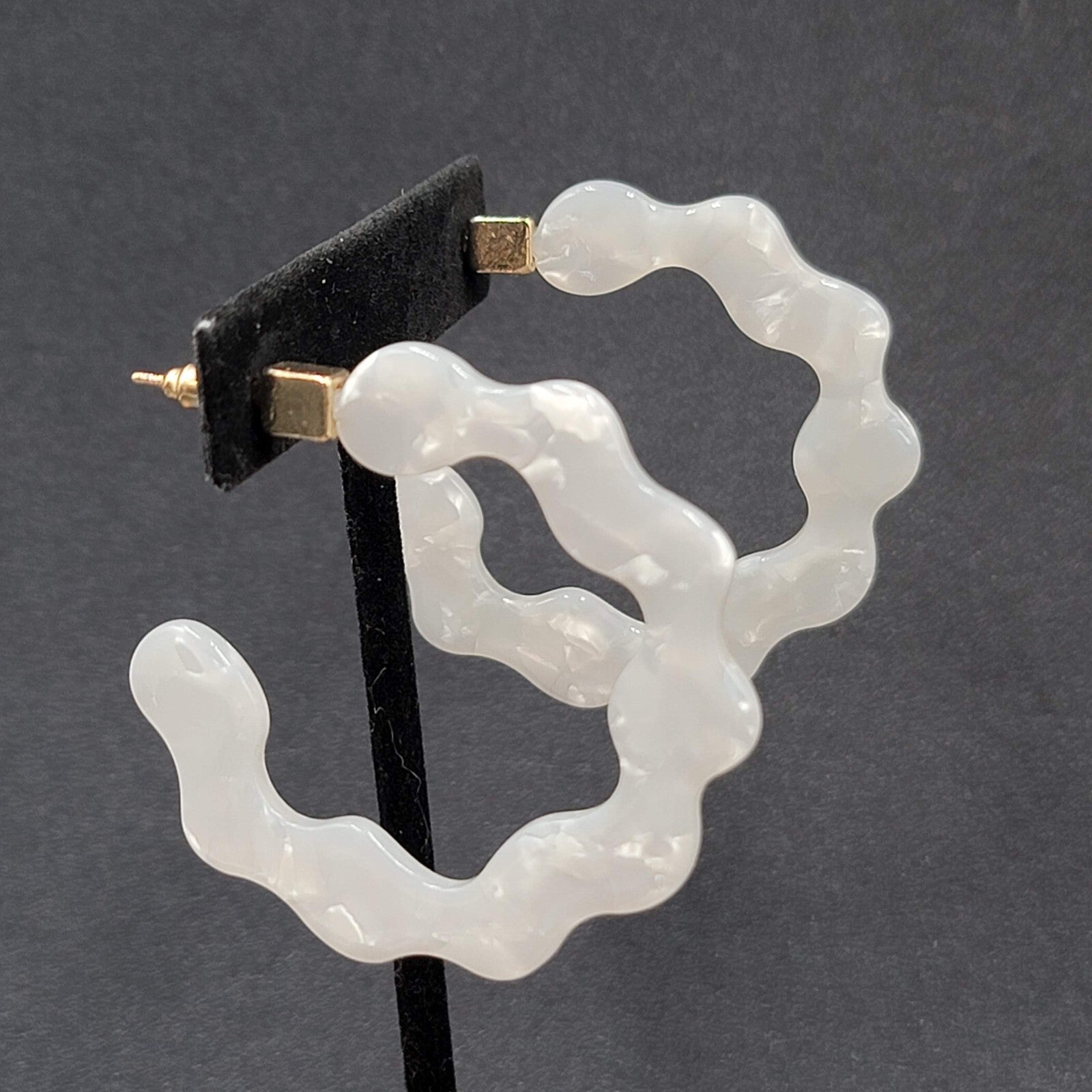 Pierced Earrings Pearloid White Resin Wavy Hoops 2"