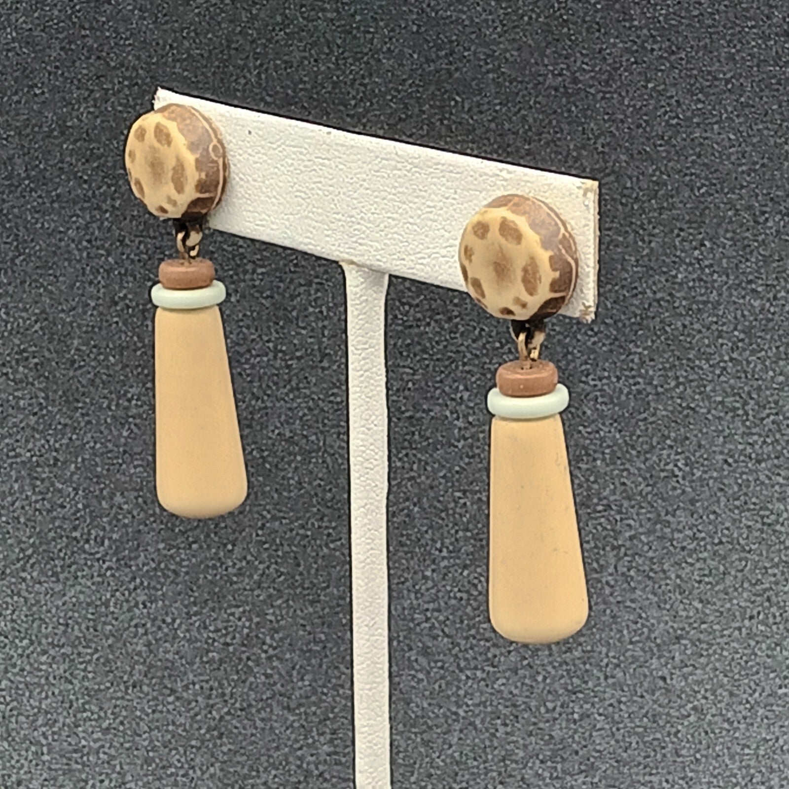 Vintage Pierced Earrings Acrylic Beaded Dangle Tans Browns 1.75 in