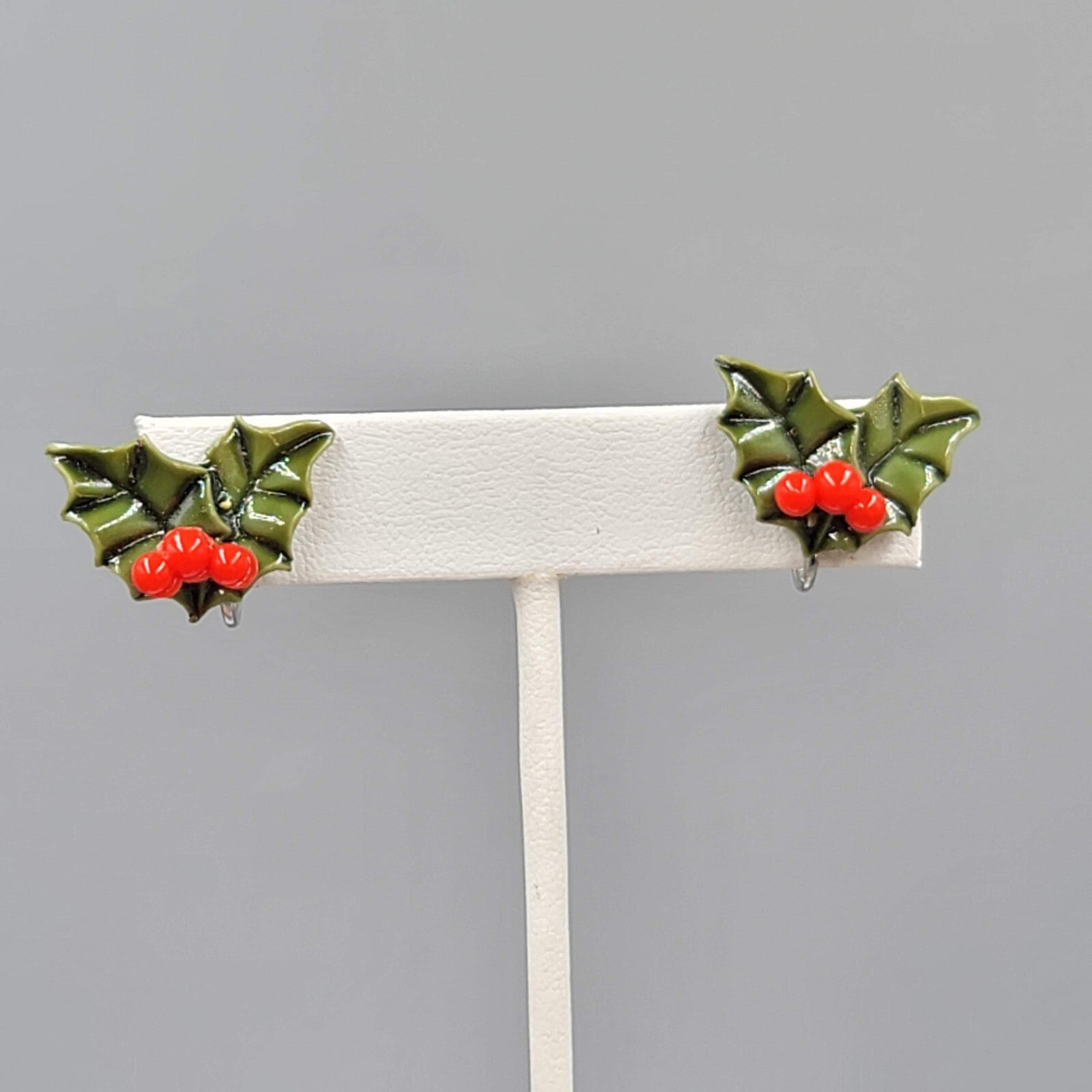 Vintage Mistletoe Clip on Earrings Leaves Berries Screw Back 1/2"