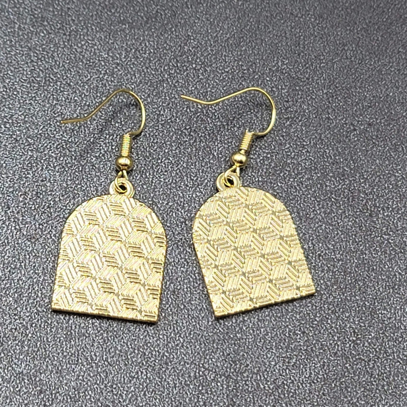Pierced Earrings Gold tone Enamel Black Cat Crescent Moon Dangle 1"