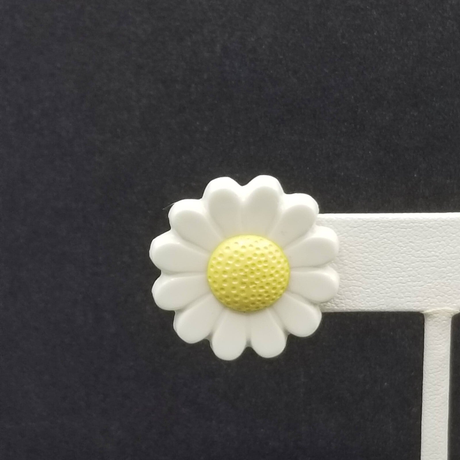 Pierced Earrings Acrylic White Flower Statement Stud 1"