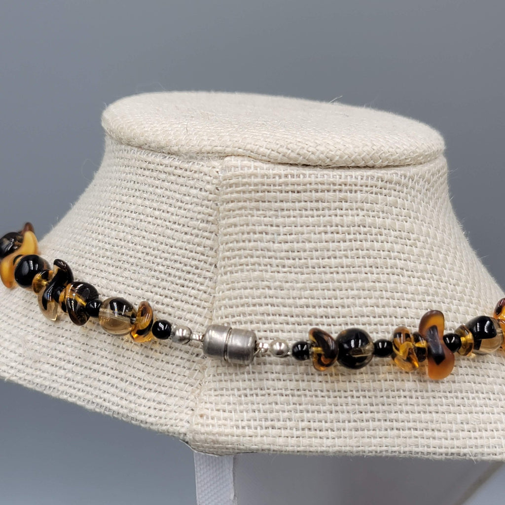 Varigated Brown Beaded Necklace Magnet Closure 17"