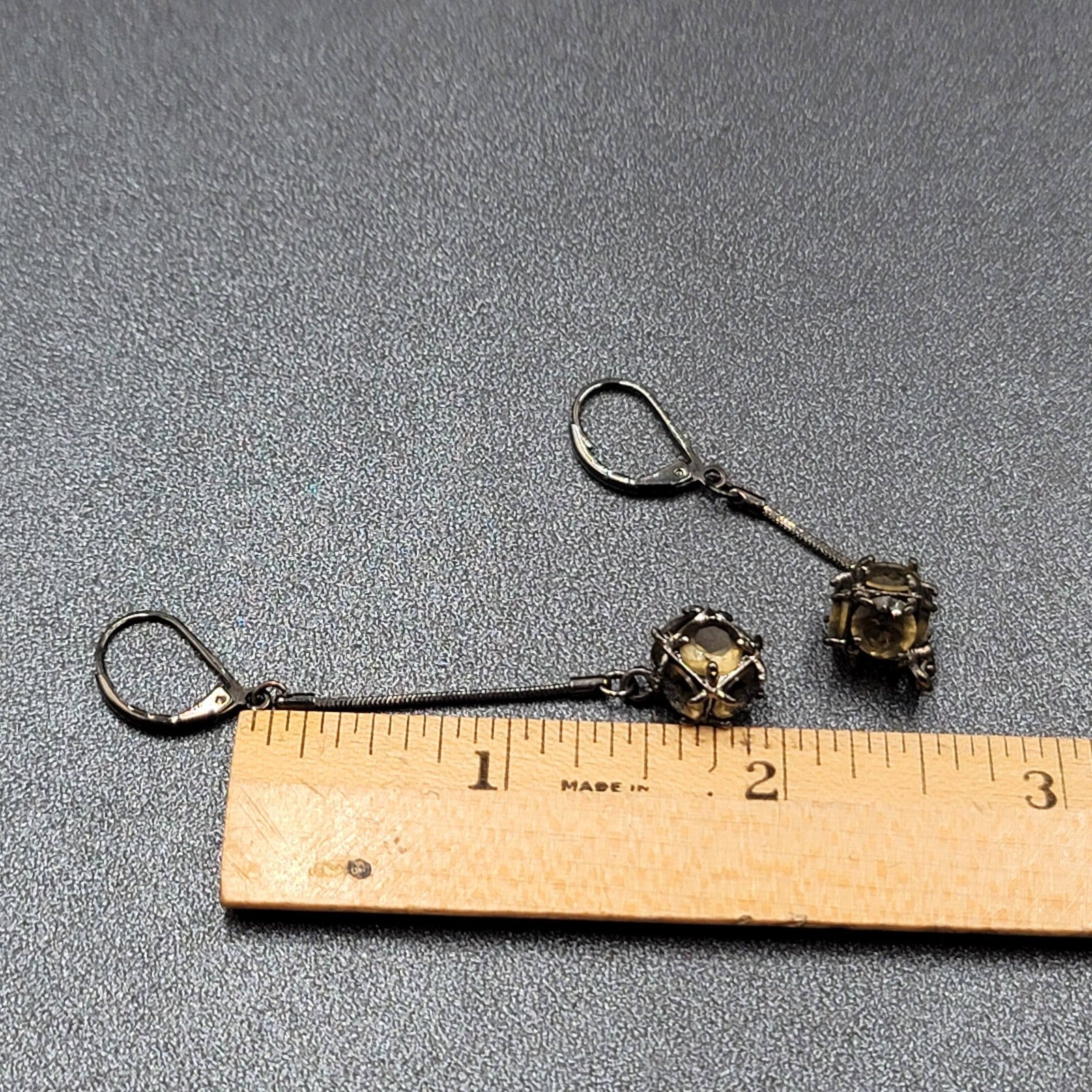 Pierced Earrings Black Metal Green Stone Sphere Dangle Chain 1.75"