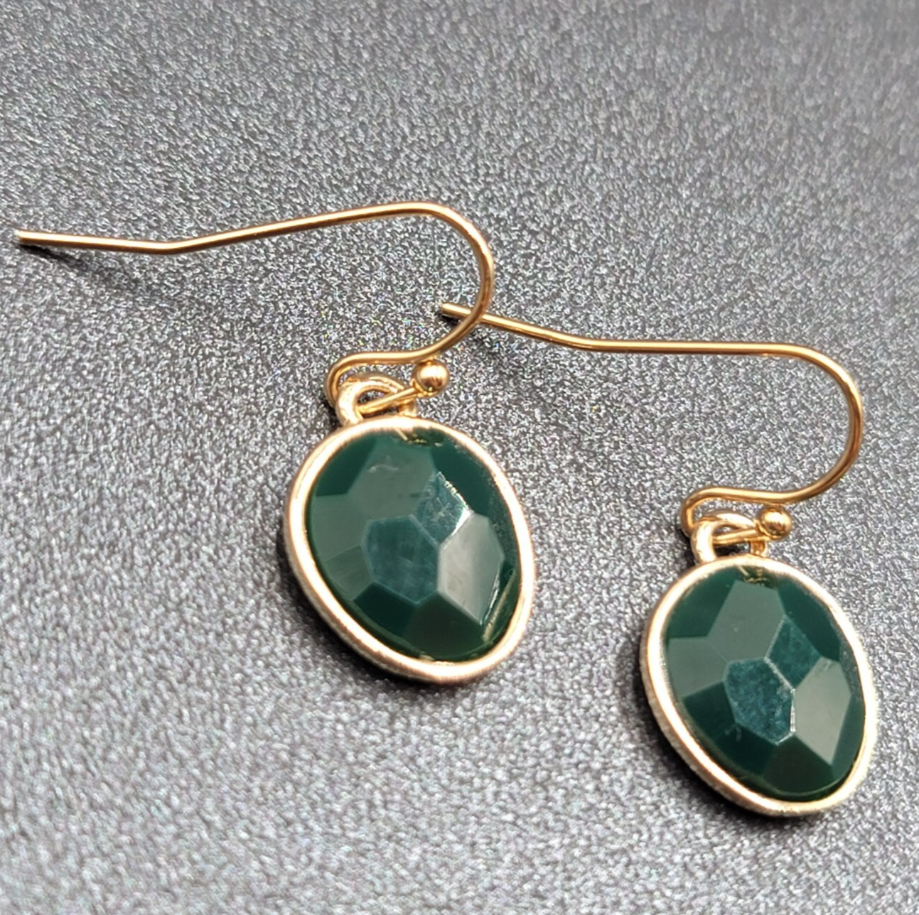 Pierced Earrings Gold tone Green Faceted Acrylic Dangle 1/2"