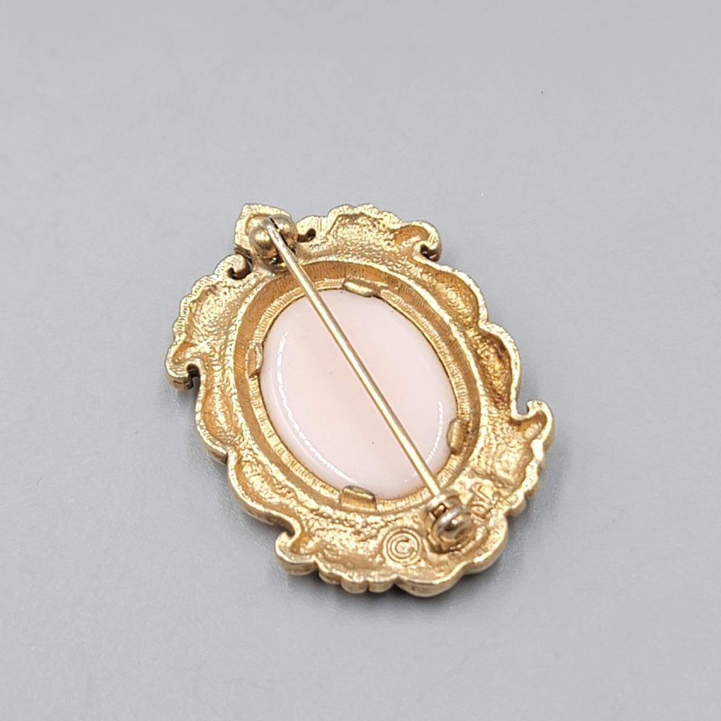 Vintage Sarah Cov Rose Cameo Brooch Gold tone 1.25 in