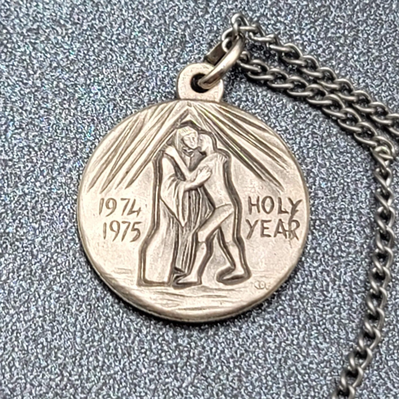 St Francis Medal RECONCILIATION Holy Year 1974-75 Silvertone  7/8" dia 18" Chain