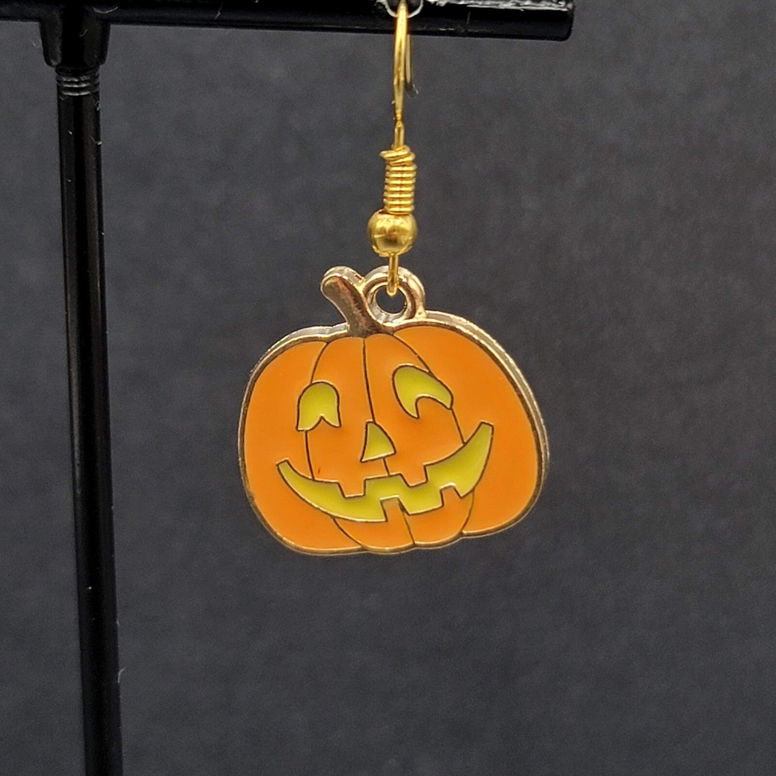 New Jack o Lantern Pumpkin Pierced Earrings Gold tone Enamel Dangle 3/4"