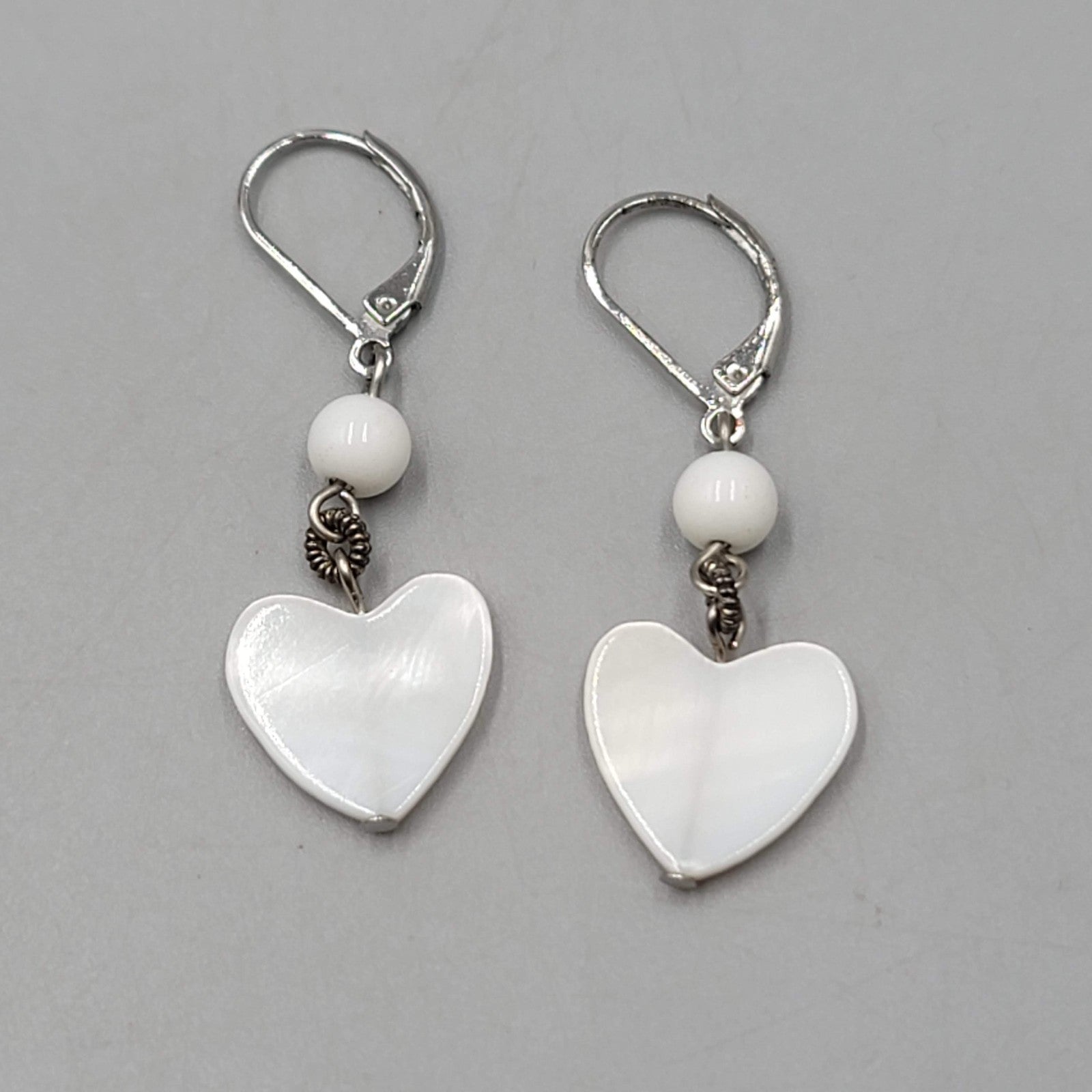 Mother of Pearl Heart Pierced Earrings Silver tone Dangle Leverback 1.25 in