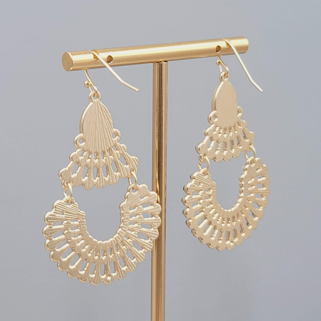 Boho Chandelier Pierced Earrings Gold toen Dangle Faux Stone 2"