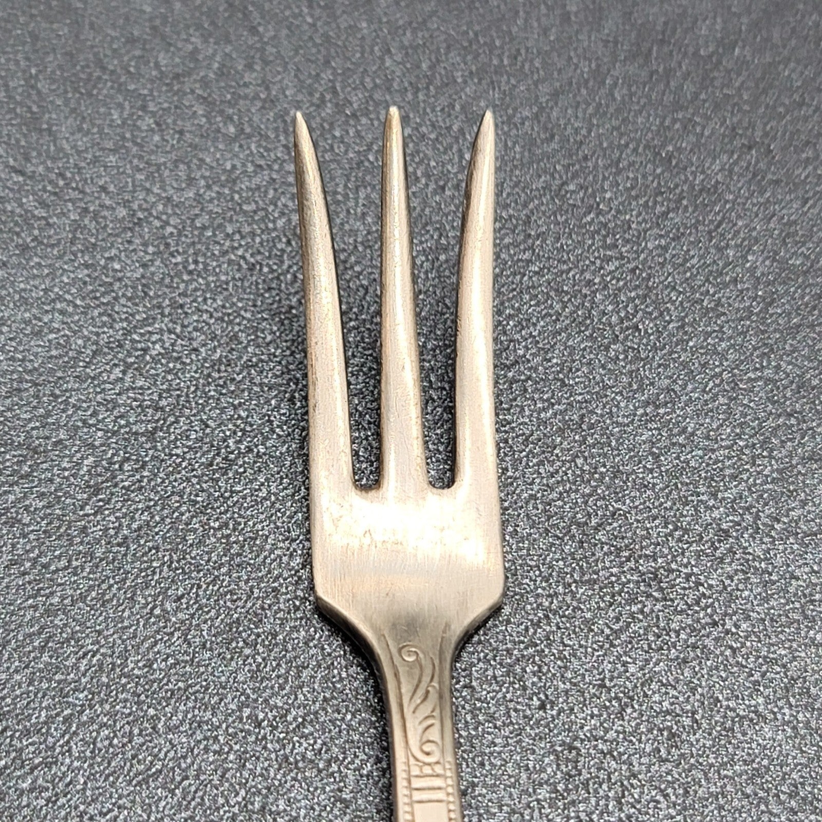 Vintage Wallace Plate Cosmopolitan Hotel Hors dOeuvre Fork 5.5"