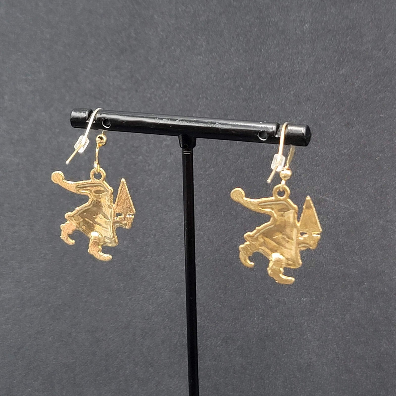 Christmas Pierced Earrings Santa Claus Gold tone Enamel Dangle 1"