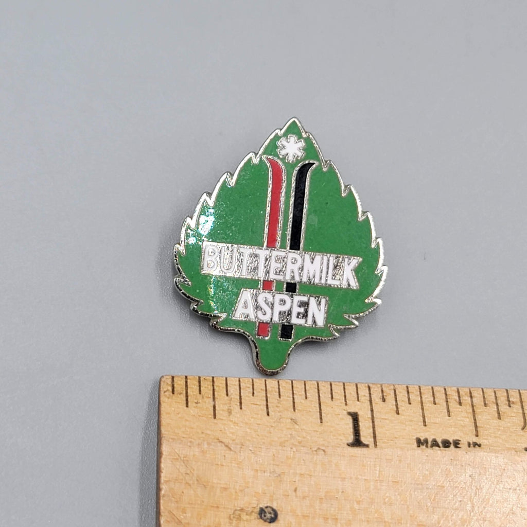 Aspen Leaf Snowflake Pin Vintage Green Enamel Lapel Hat Pin 1.25"