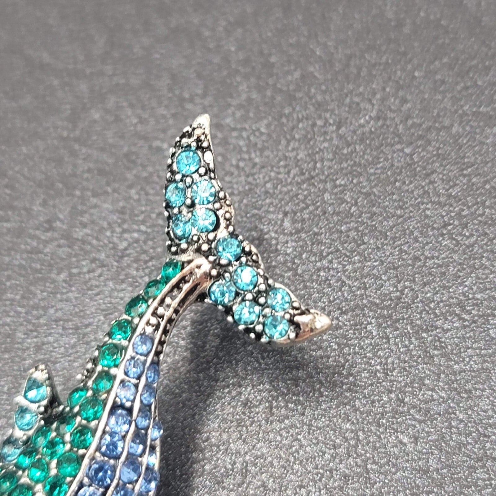 Crystal Rhinestone Brooch Blue Whale Sea life Silver tone 2"