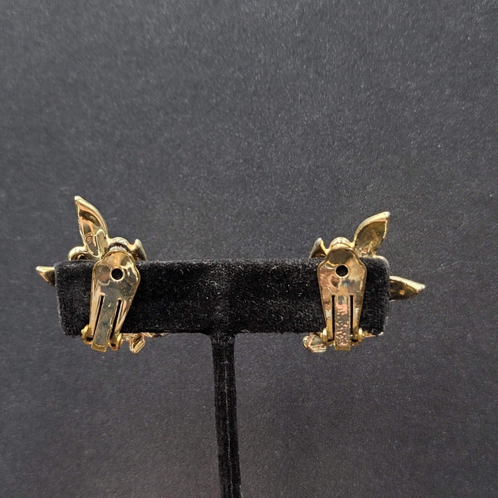 Vintage Clip on Earrings Gold tone Flower Leaves Climbers 1 3/8"