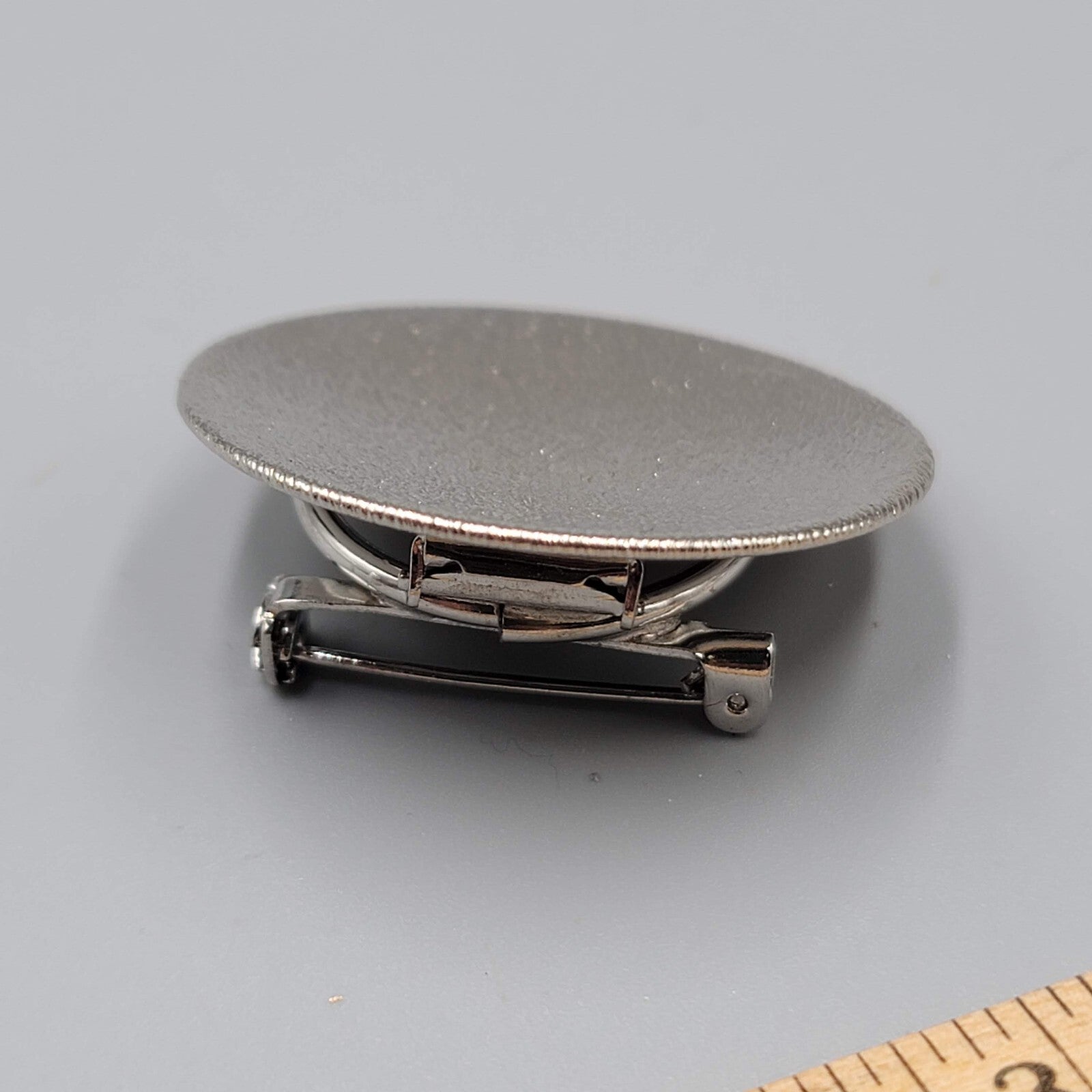 Vintage Scarf Clip Silver tone Round Concave Disc Textured Brooch 1.5"
