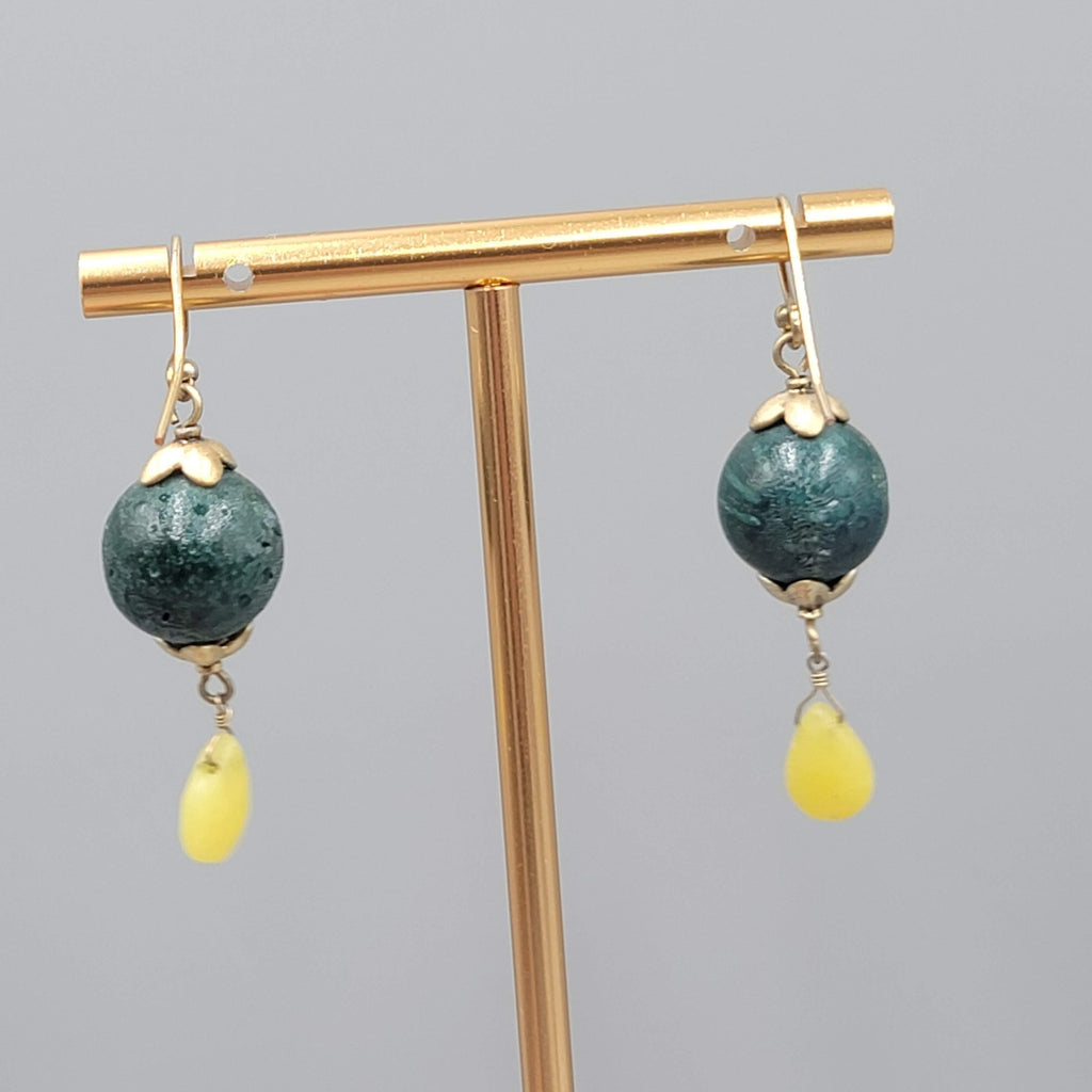 Green Stone Bead Pierced Earrings Yellow Teardrop Gold tone Dangle 1 3/8"