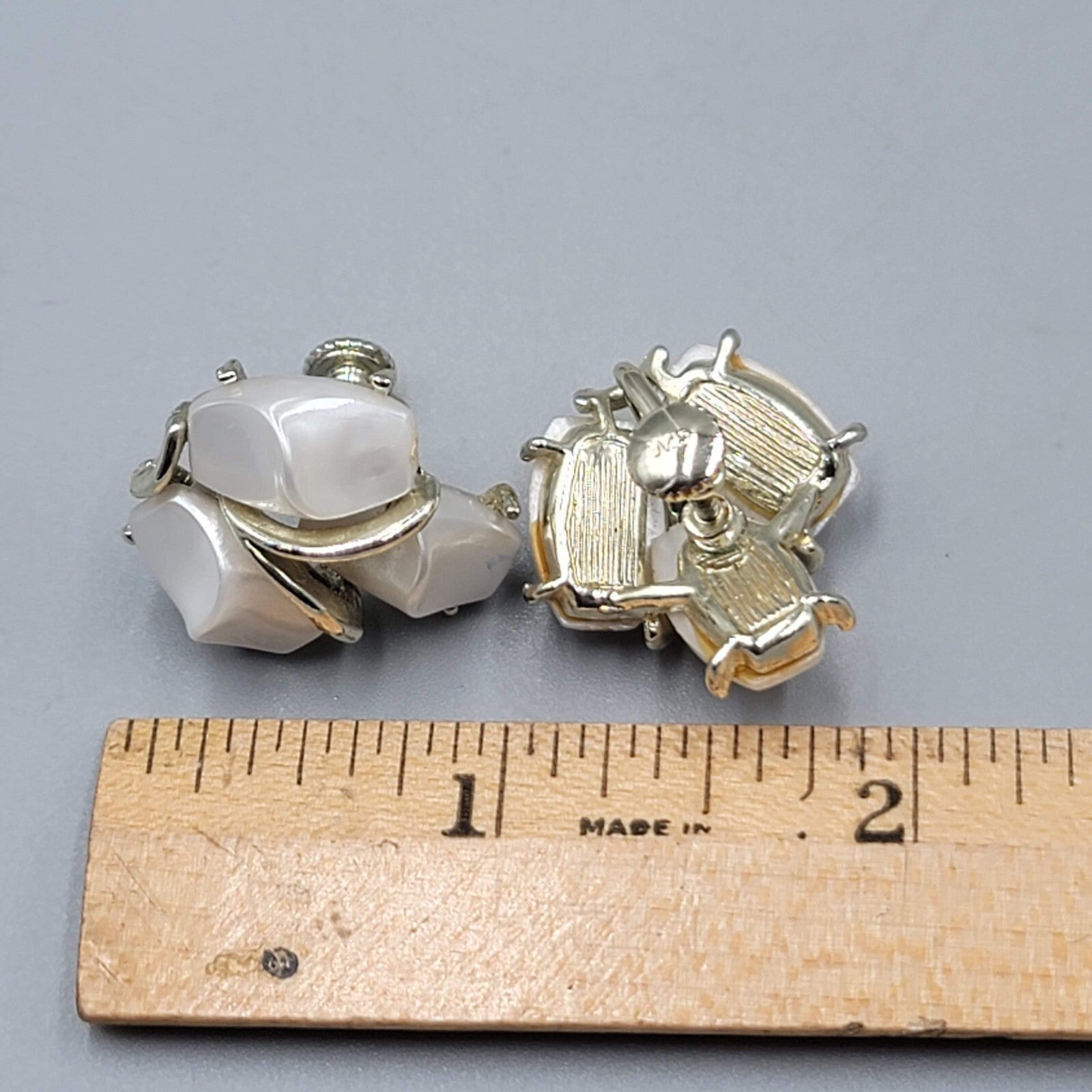Vintage Star Clip on Earrings White Thermoset Gold tone Screw Back 1"