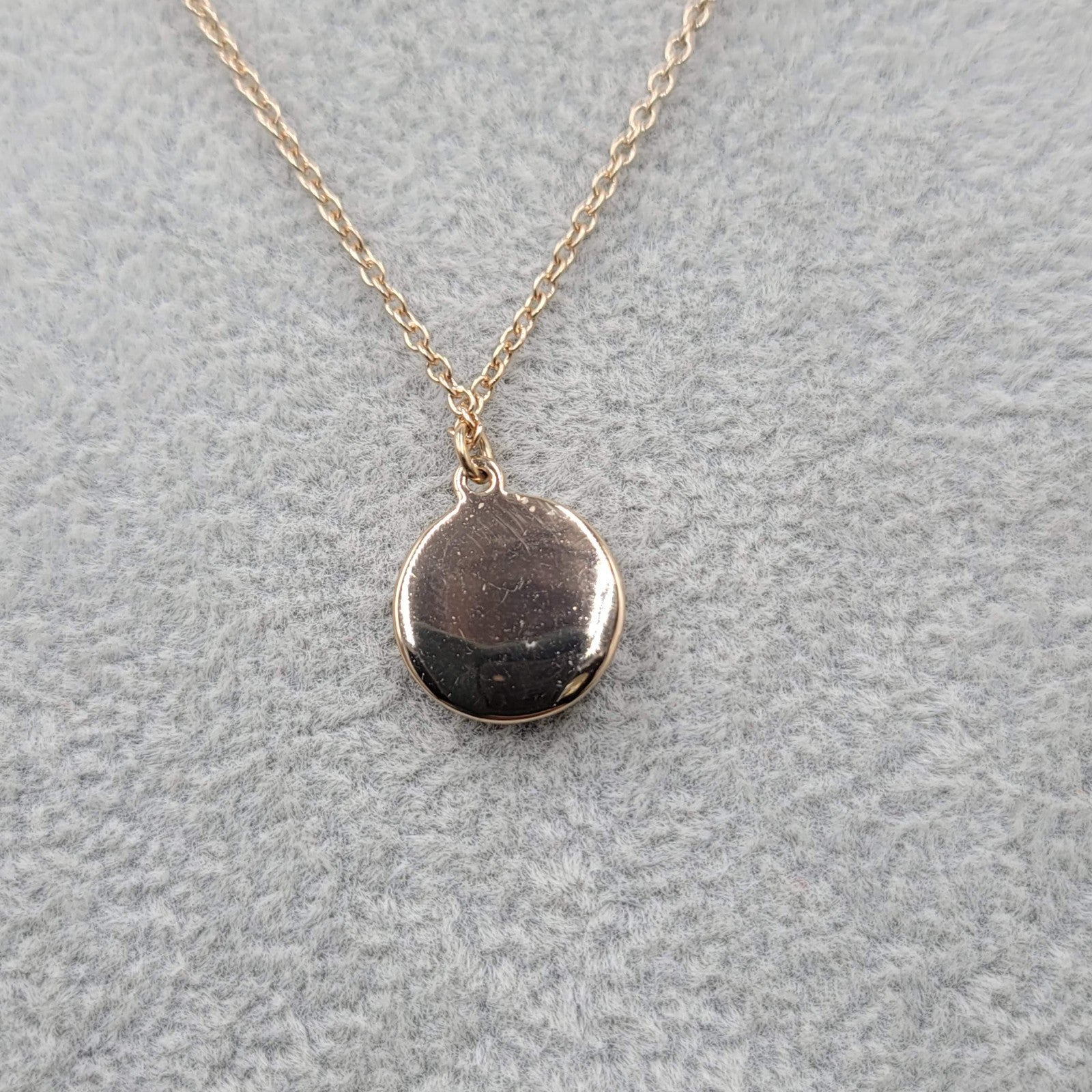 Scorpio Zodiac Necklace Mother of Pearl Gold tone Pendant 18" 20" 22"