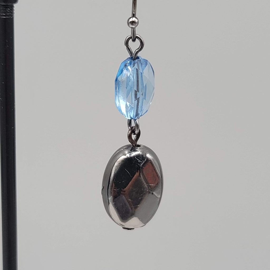 Blue Black Faceted Beads Pierced Earrings Black Metal Dangle 1.25"