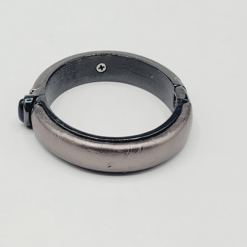 VINCE CAMUTO Hinged Bracelet Black Cabochon Leather 6.5"