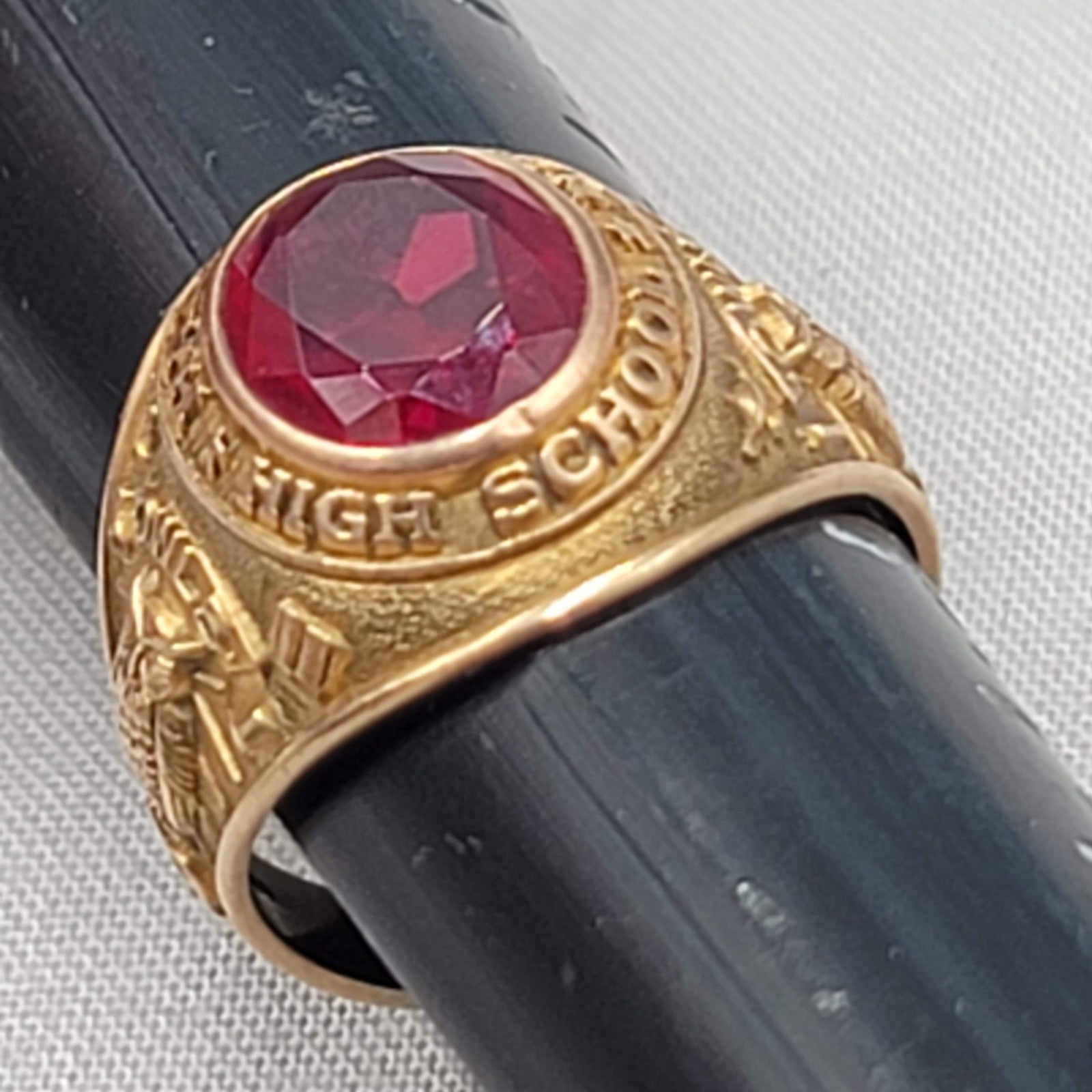 1958 Hale Center High School 10k Gold Class Ring Owls 9.5g L.G. Balfour Co