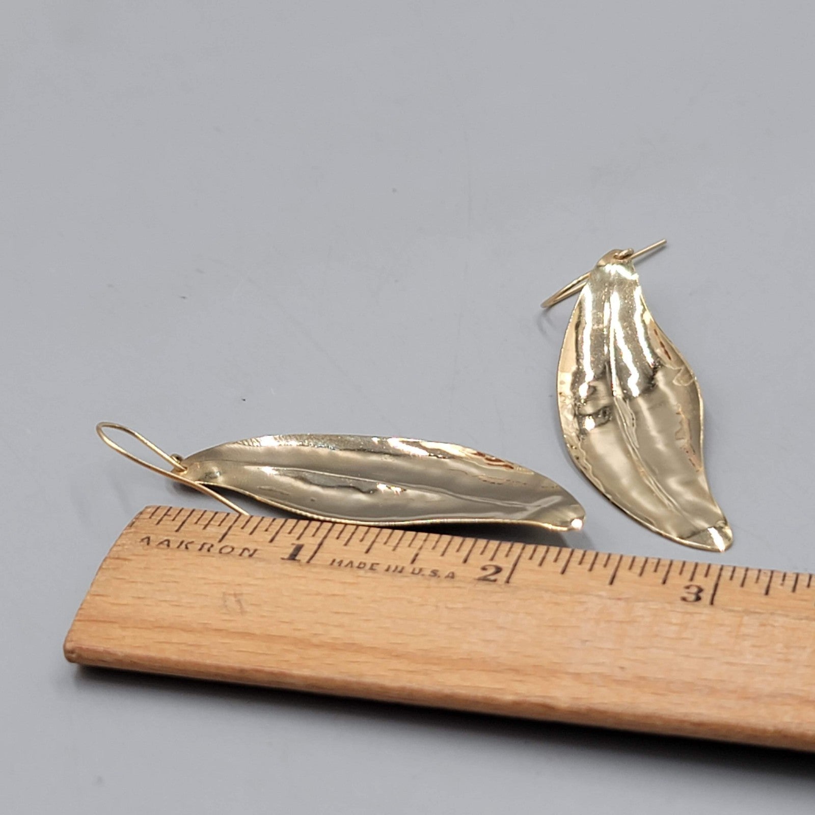 Modernist Leaf Pierced Earrings Gold tone Dangle 2.25 in Lightweight