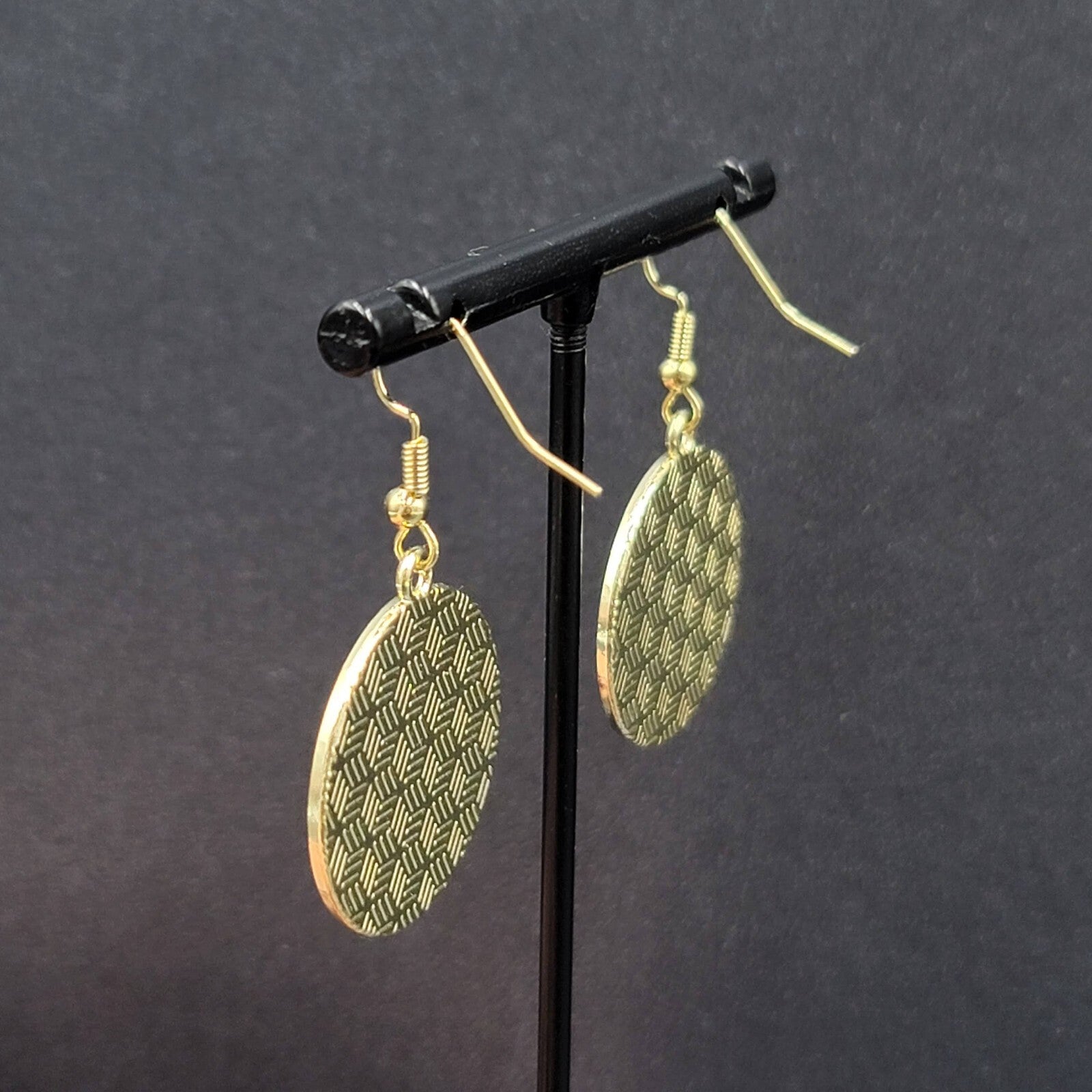 Kitty Cat Rising Sun Pierced Earrings Japanese Style Art Gold tone Dangle 1"
