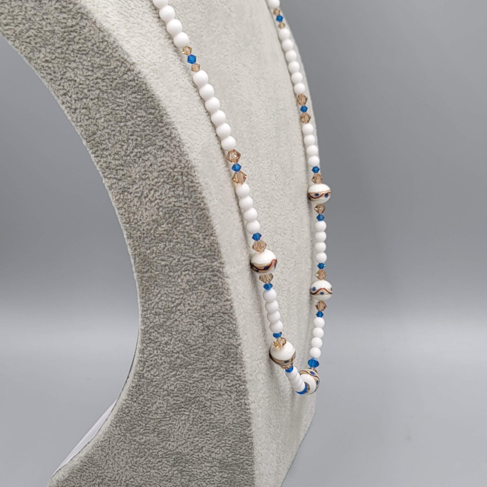 Vintage White Glass Art Bead Necklace Estate Costume Jewelry