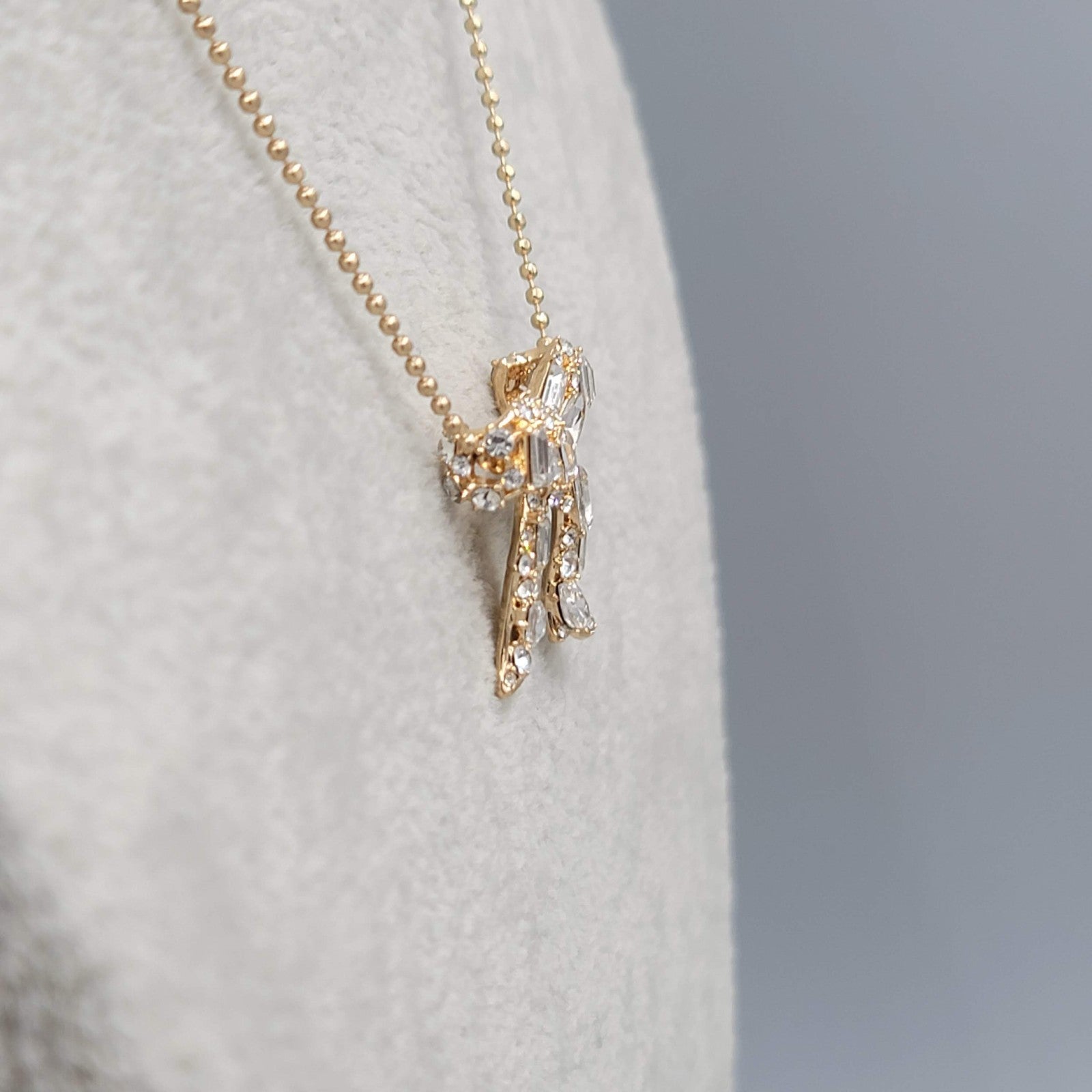Baublebar Bow Pendant Necklace Gold tone Crystal Rhinestone 18"-20"