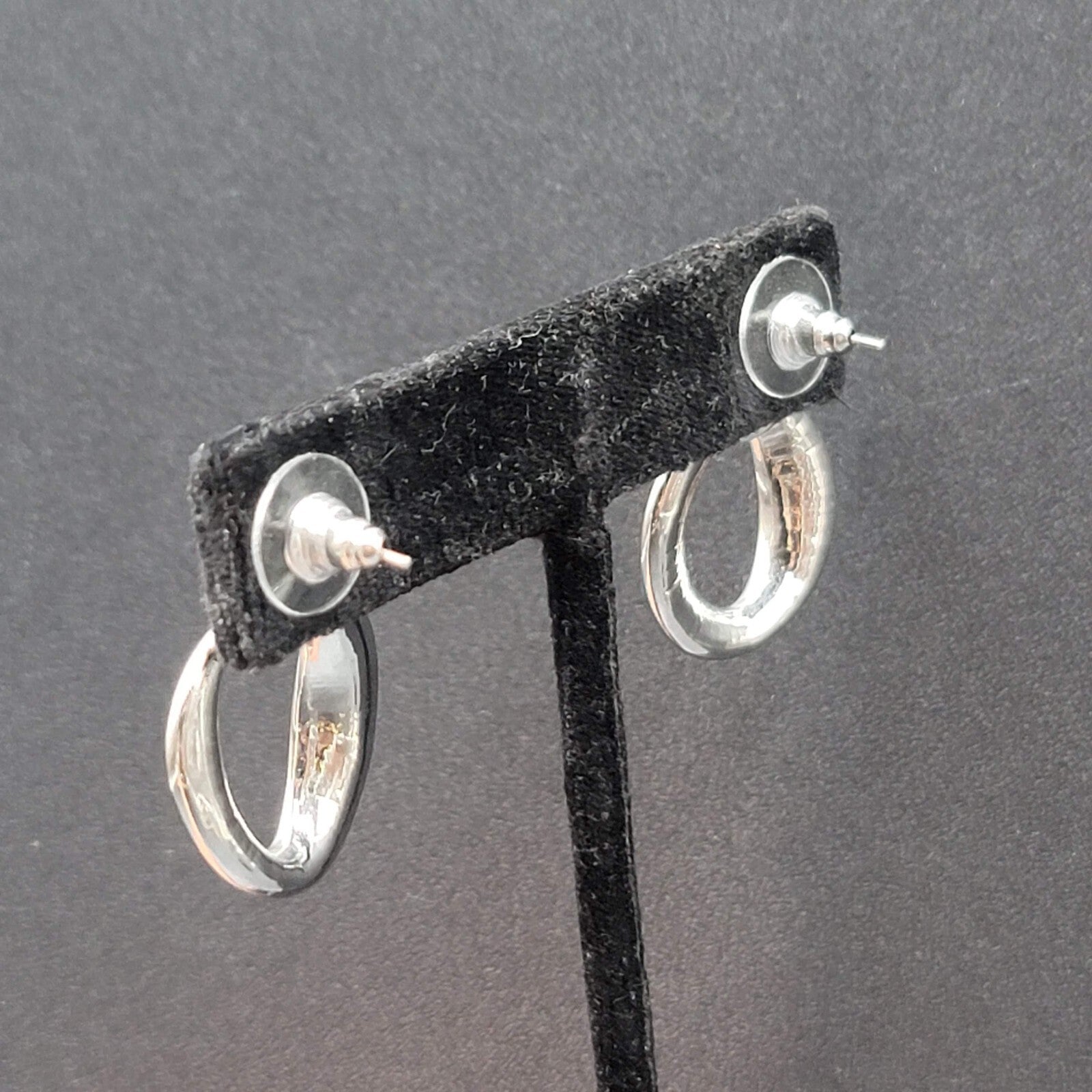 Pierced Earrings Silver tone Iridescent Glitter Interlocking Rings Drop 1 1/8"