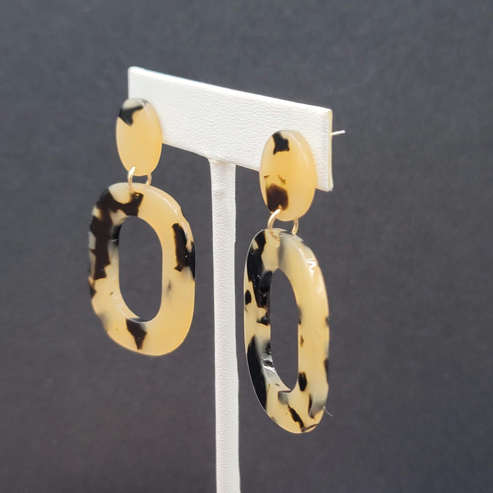 Pierced Earrings Brown Tan Speckle Dangle Hoops Statement 2"