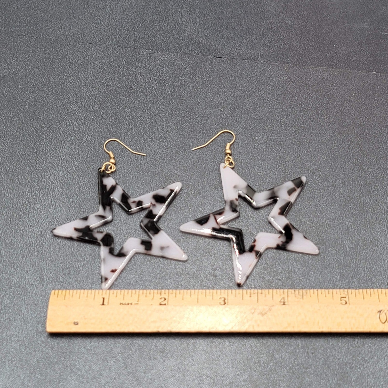 Pierced Earrings Gray Black Resin Large Open Star Dangle 2.5"