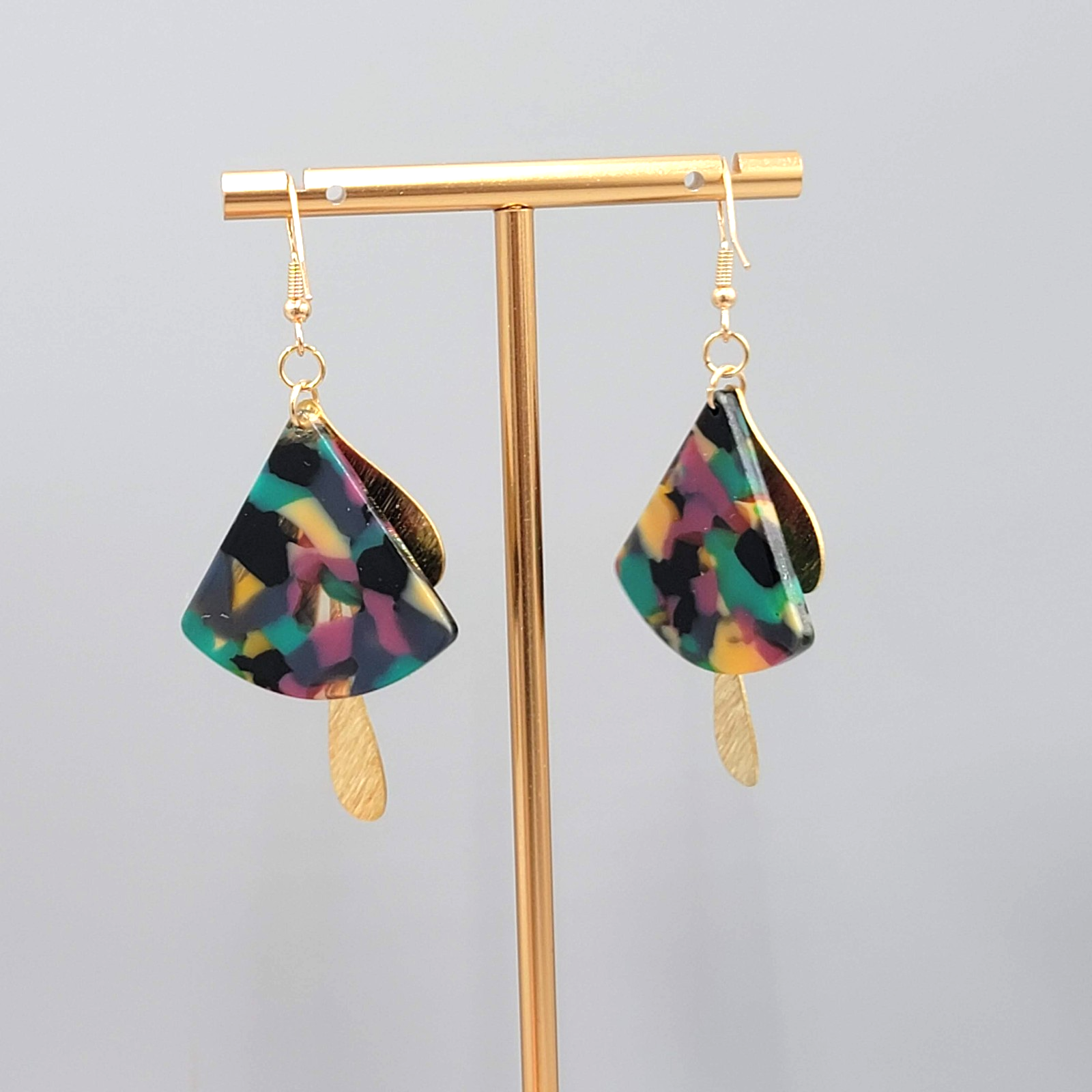 Pierced Earrings Gold tone Dangle Multicolor Acrylic 1.75"