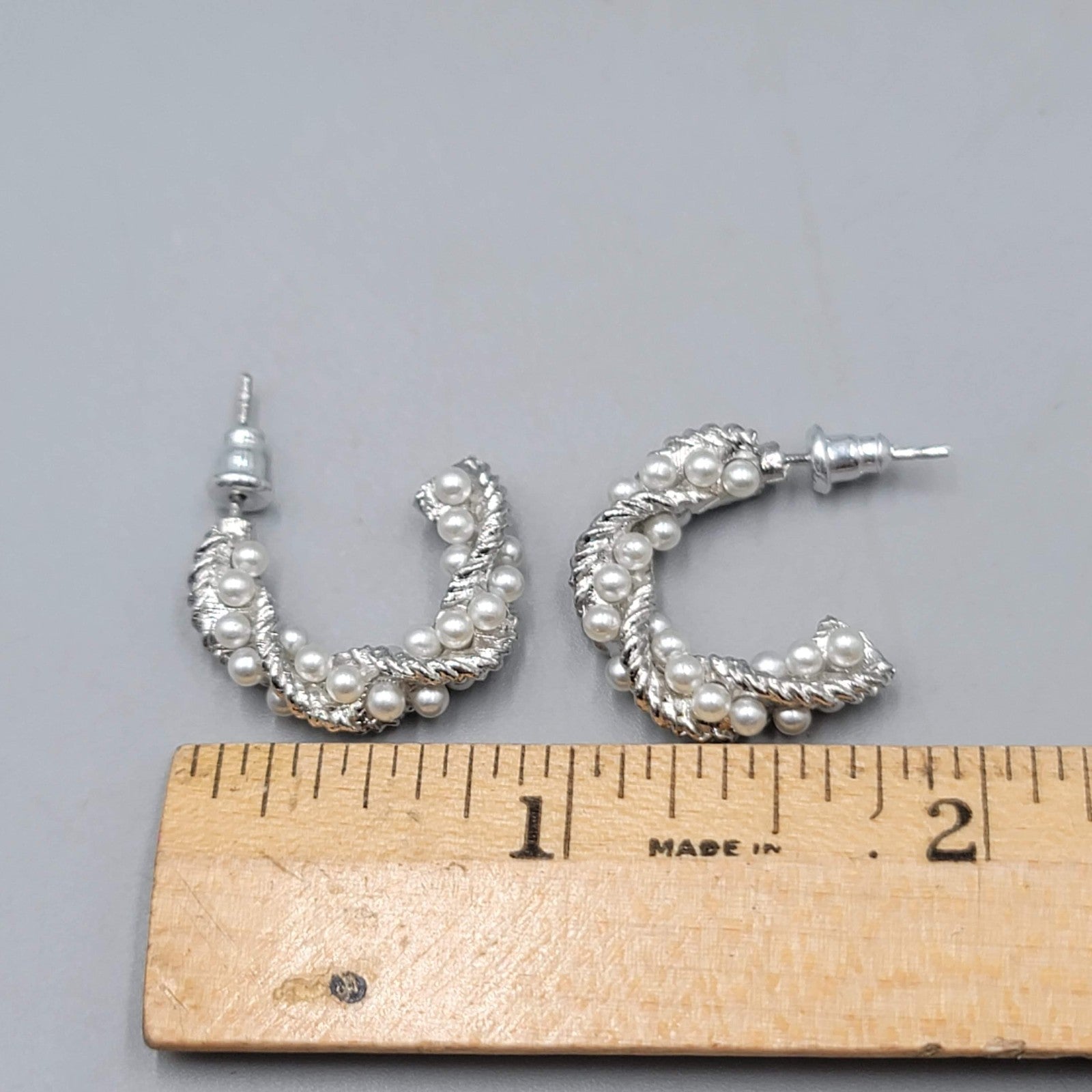 Twist Hoop Pierced Earrings White Bead Silver tone 7/8 in