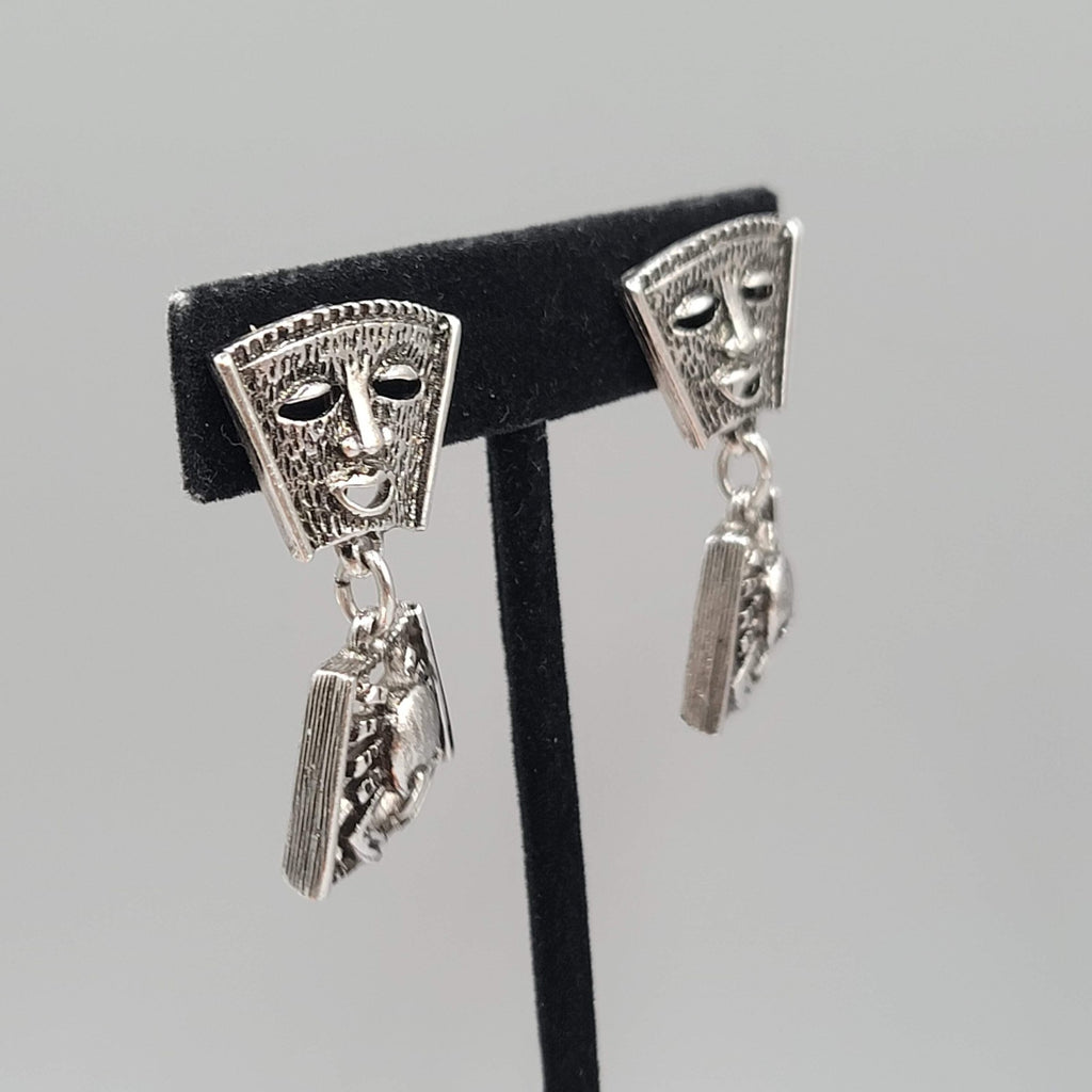 Vintage Sarah Cov Clip on Earrings Zodiac Cancer Silver toen Dangle 1.5"