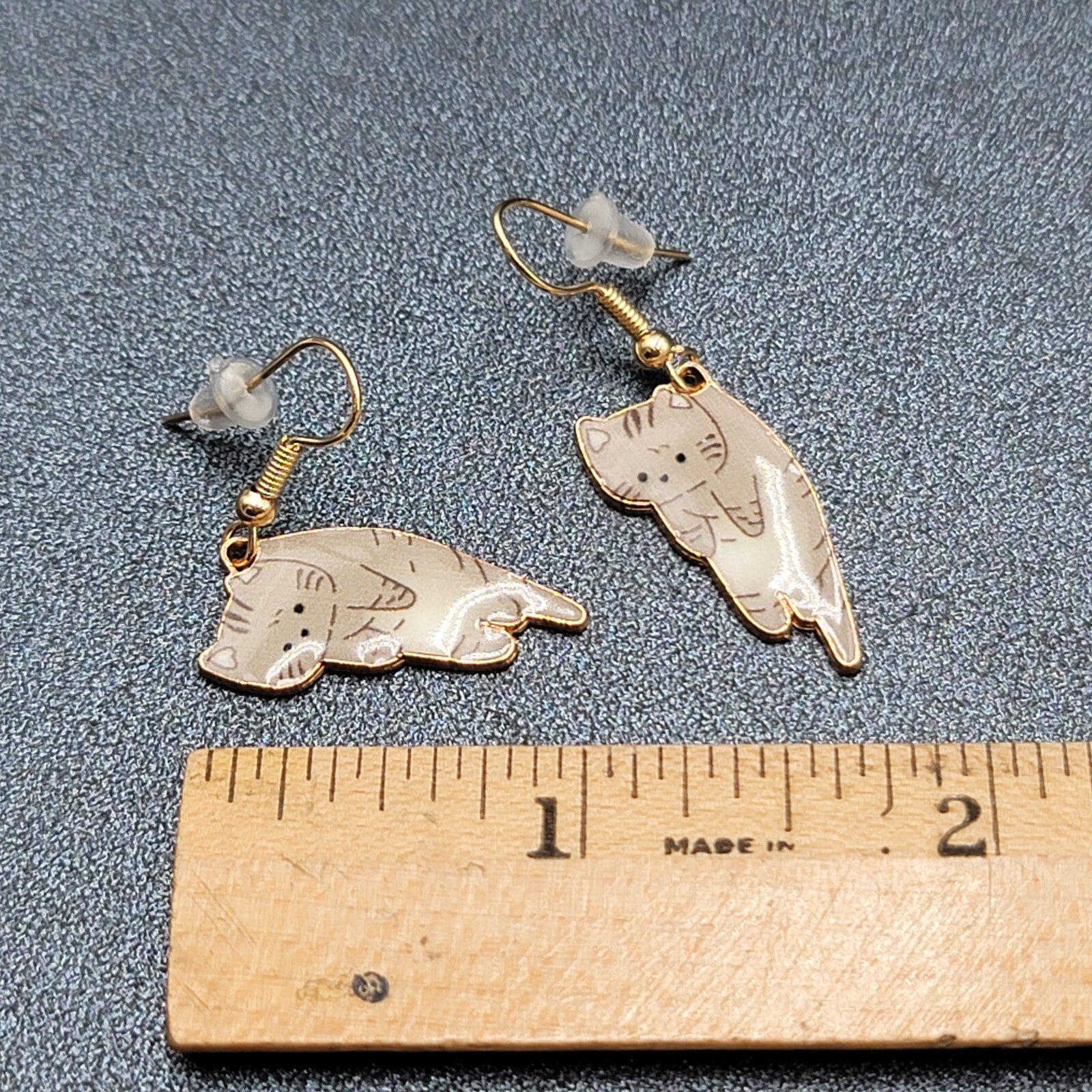 Kitty Cat Pierced Earrings Gray Tabby Kitten Dangle Gold tone 1"