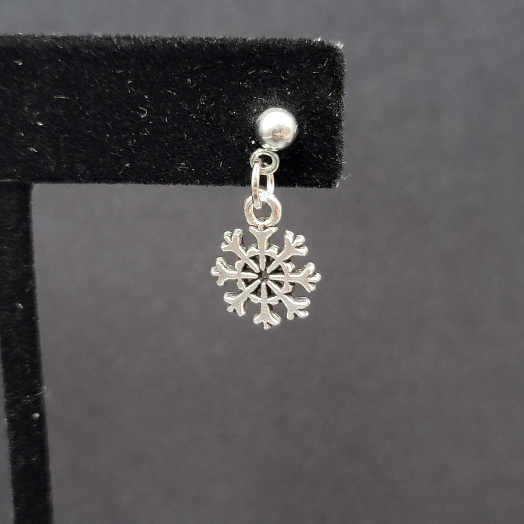 New Snowflake Pierced Earrings Silver tone Dangle 1/2"