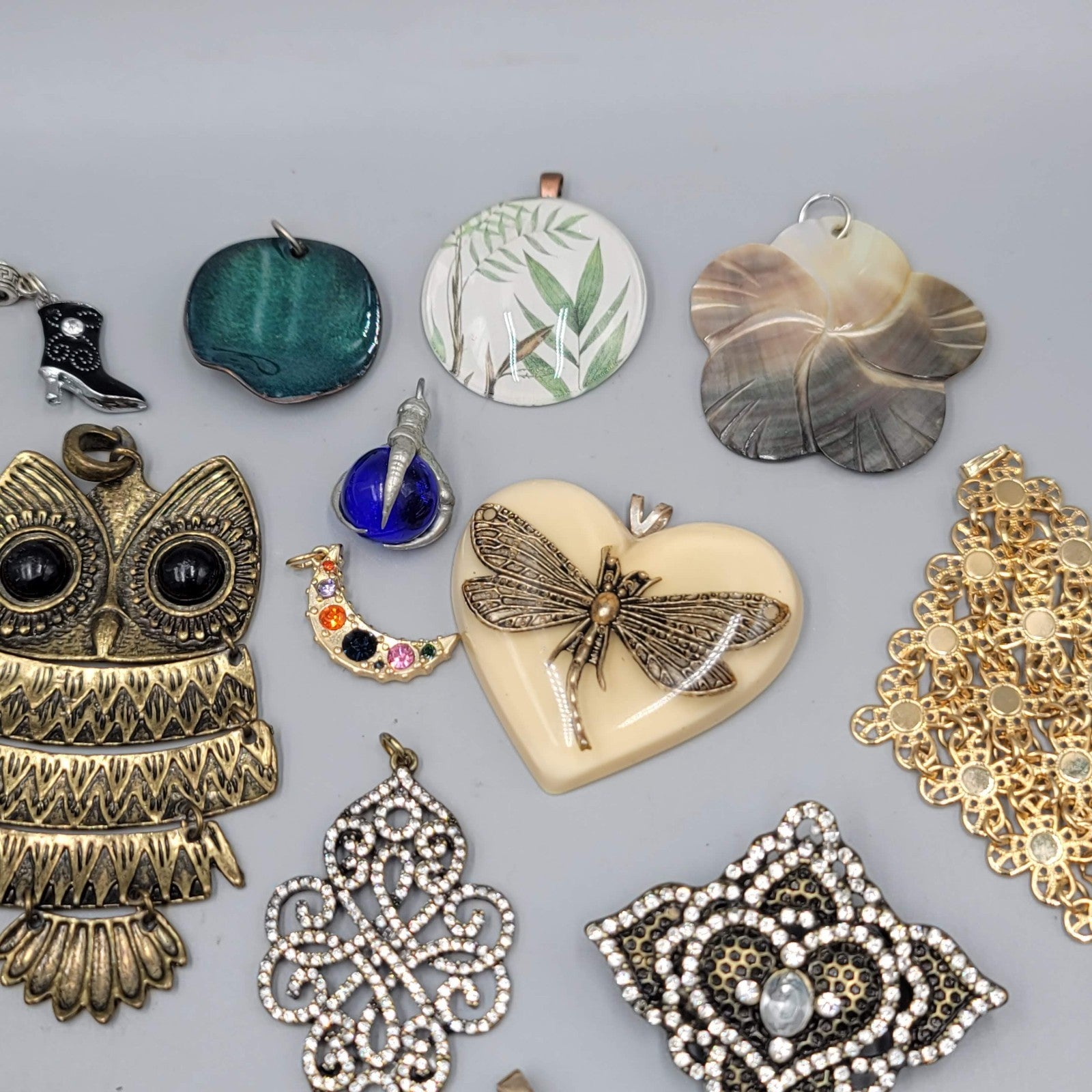 All FUN Modern Pendant Lot of 40 Animals Art Funky Statement Various Styles
