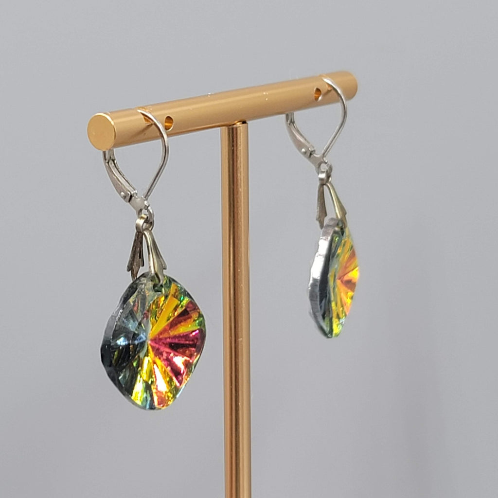 Vintage Heliotrope Glass Pierced Earrings Silver tone Dangle  1"