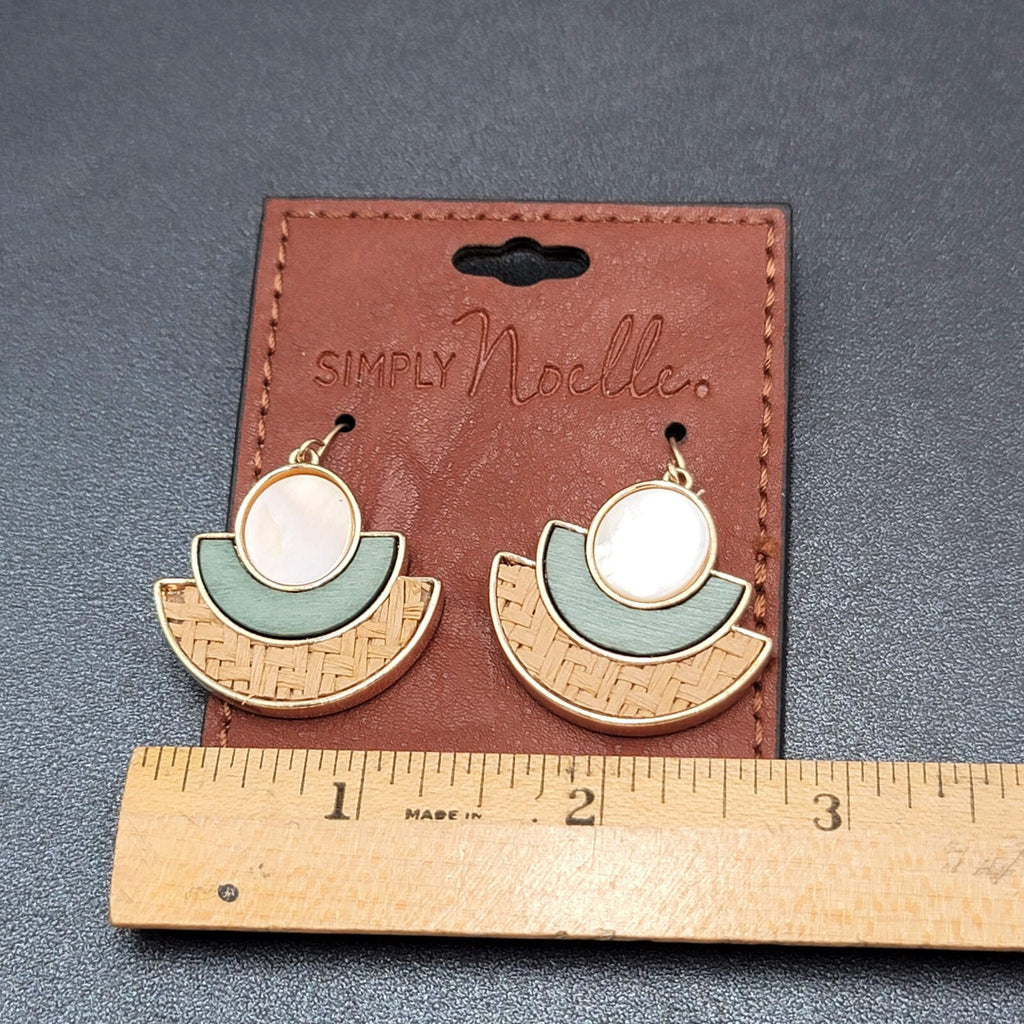 Simply Noelle Pierced Earrings Gold tone Mother of Pearl Wood Rattan Dangle 1.25
