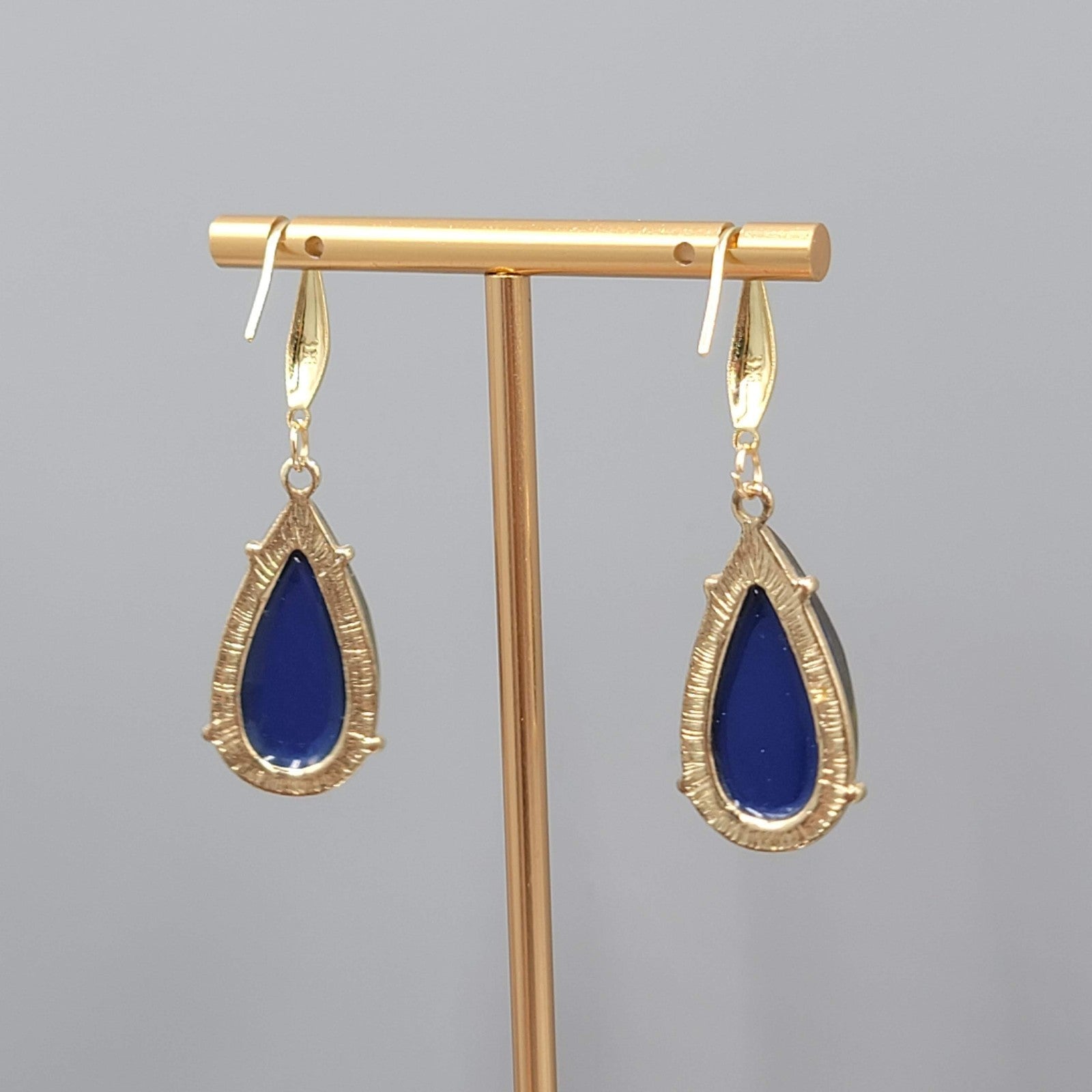 Multicolor Foil Teardrop Pierced Earrings Gold tone Dangle  1.25"