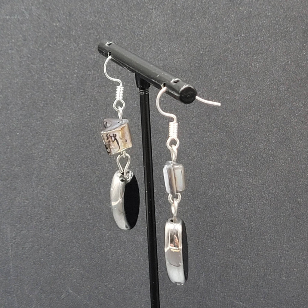 Pierced Earrings Silver tone Black Glass Bead Shell Beads Dangle 1.5"