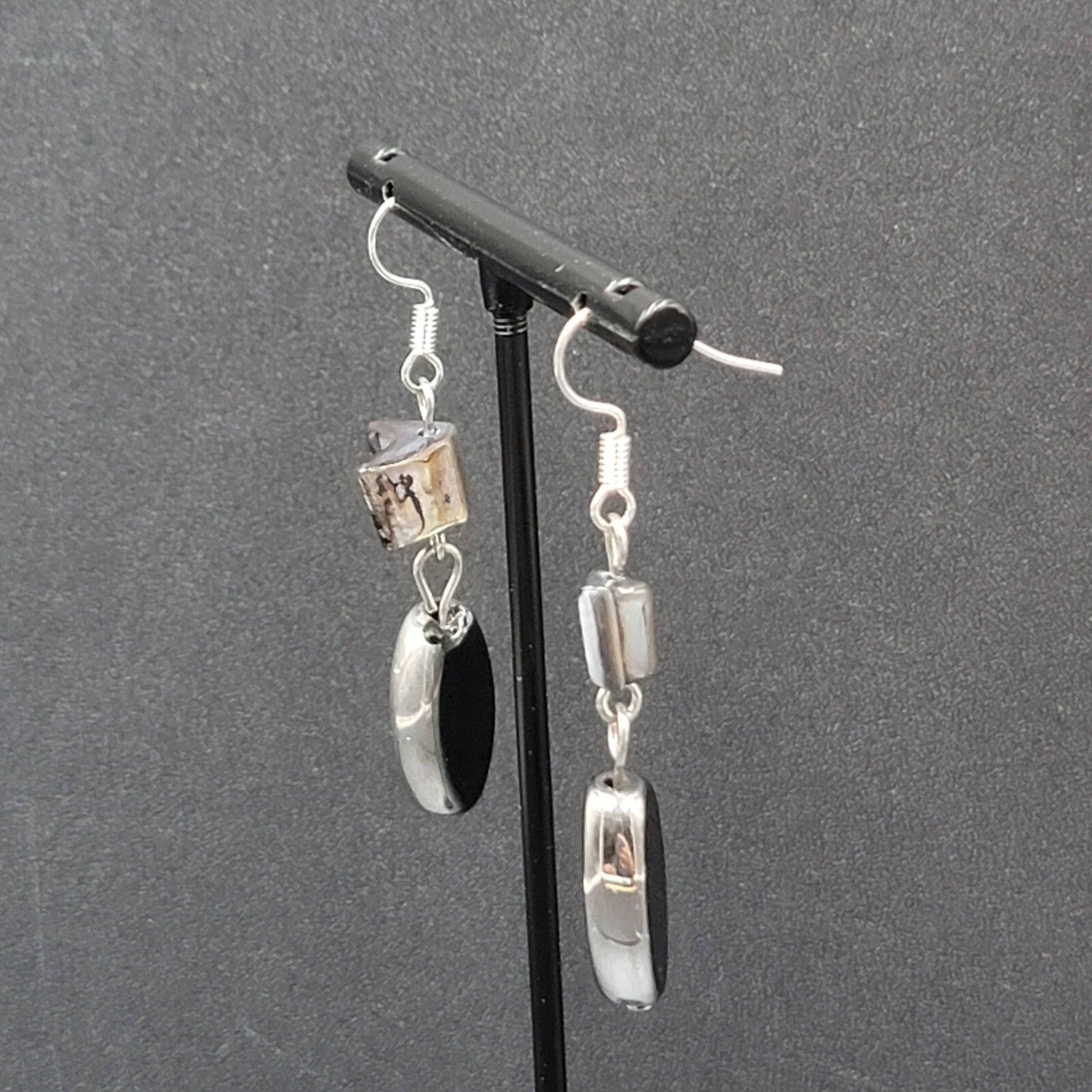 Pierced Earrings Silver tone Black Glass Bead Shell Beads Dangle 1.5"