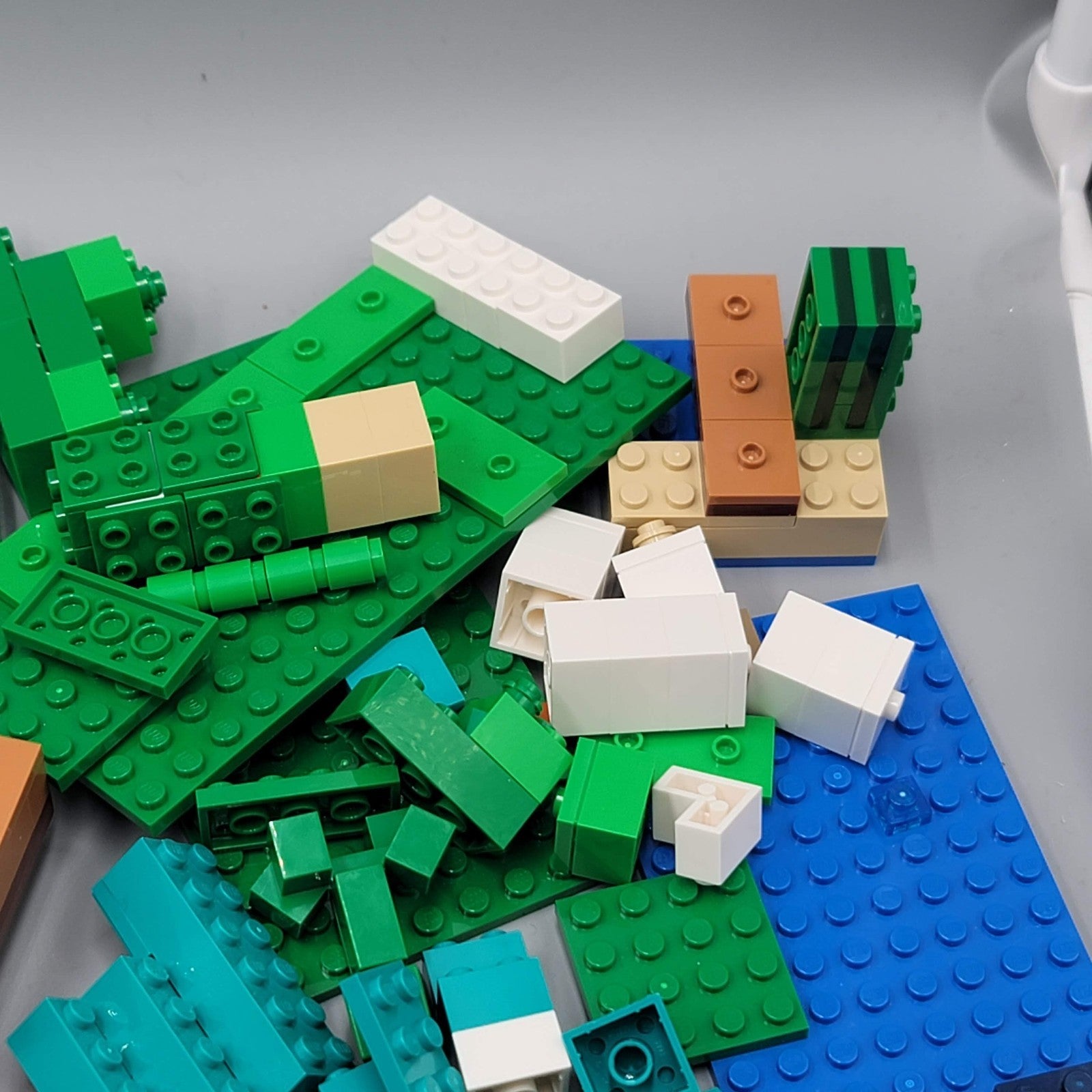 LEGO Loose Brick Lot Over 2.5 Pounds Mostly Minecraft